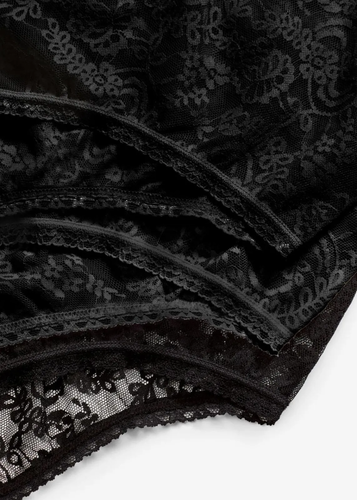 bonprix Wäsche·Höschen|Nachhaltigere Materialien^Highwaist Slip aus Spitze (3er Pack) schwarz