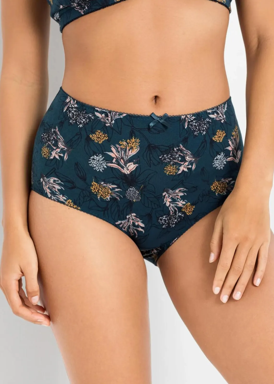 bonprix Wäsche·Baumwollunterwäsche|Wäsche·Höschen^Highwaist Slip mit Bio-Baumwolle (4er Pack) dunkelpetrol geblümt + dunkelpetrol + rauchblau