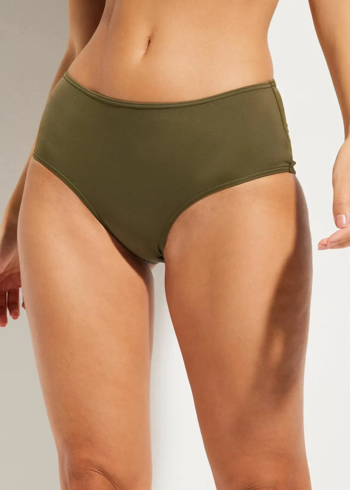 bonprix Nachhaltigere Materialien|Bademode·Tankinis^Highwaist-Bikinihose dunkeloliv