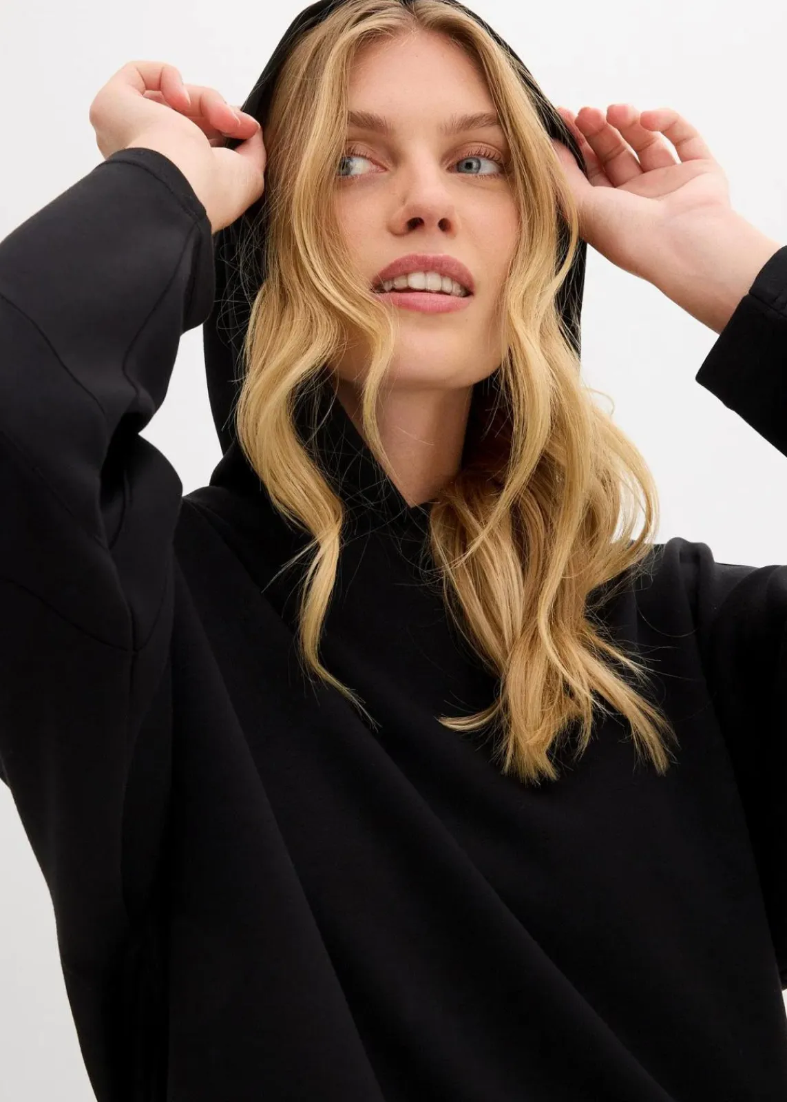 bonprix Bekleidung·Blusen & Tuniken|Sweat^Hoodie aus leicht glänzendem Viskose-Mix schwarz