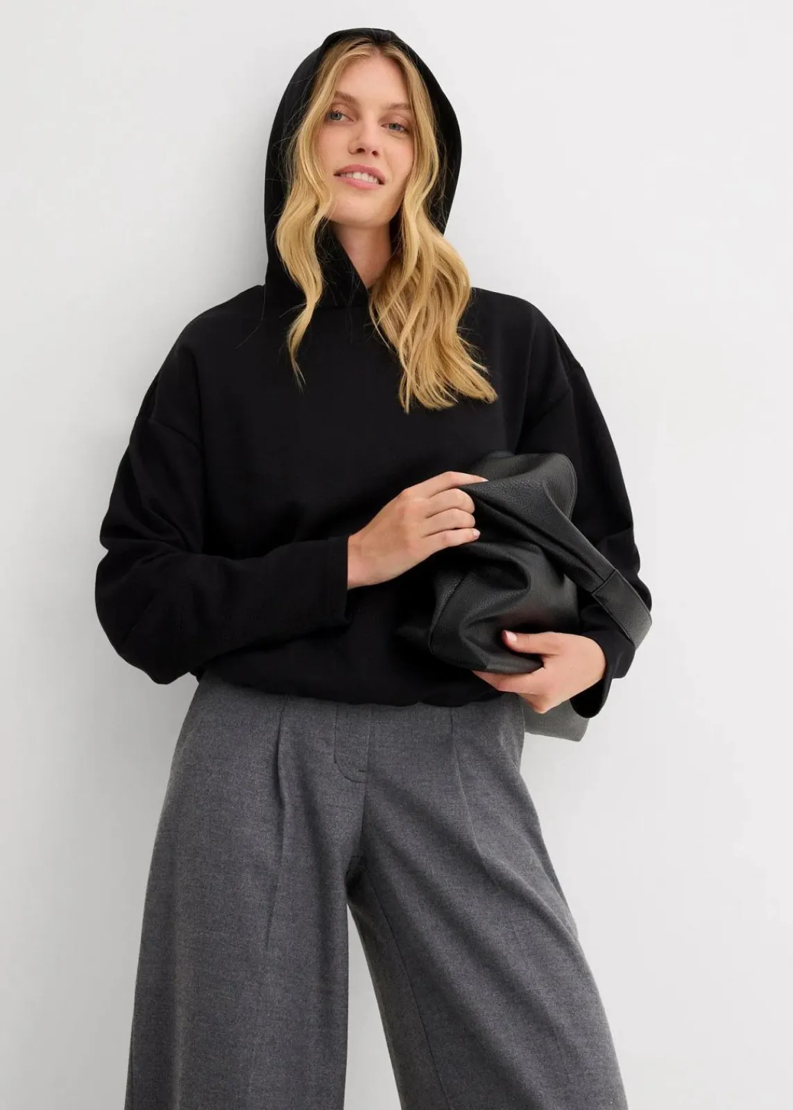bonprix Bekleidung·Blusen & Tuniken|Sweat^Hoodie aus leicht glänzendem Viskose-Mix schwarz