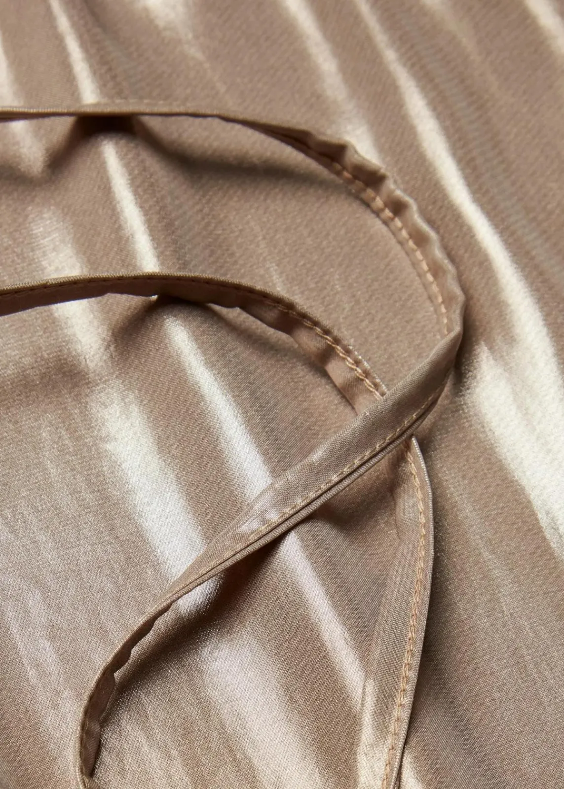 bonprix Bekleidung·Kleider|Hosen^Hose aus glänzendem Satin hellgold metallic