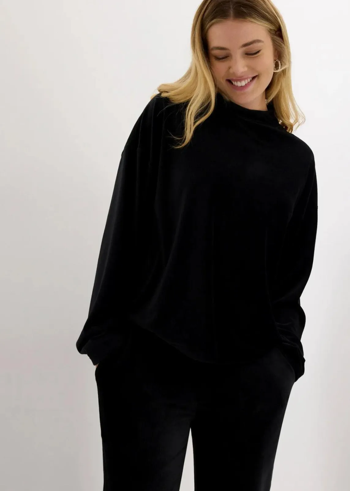 bonprix Bekleidung·Blusen & Tuniken|Bekleidung·Kleider^Hose aus Jerseycord schwarz