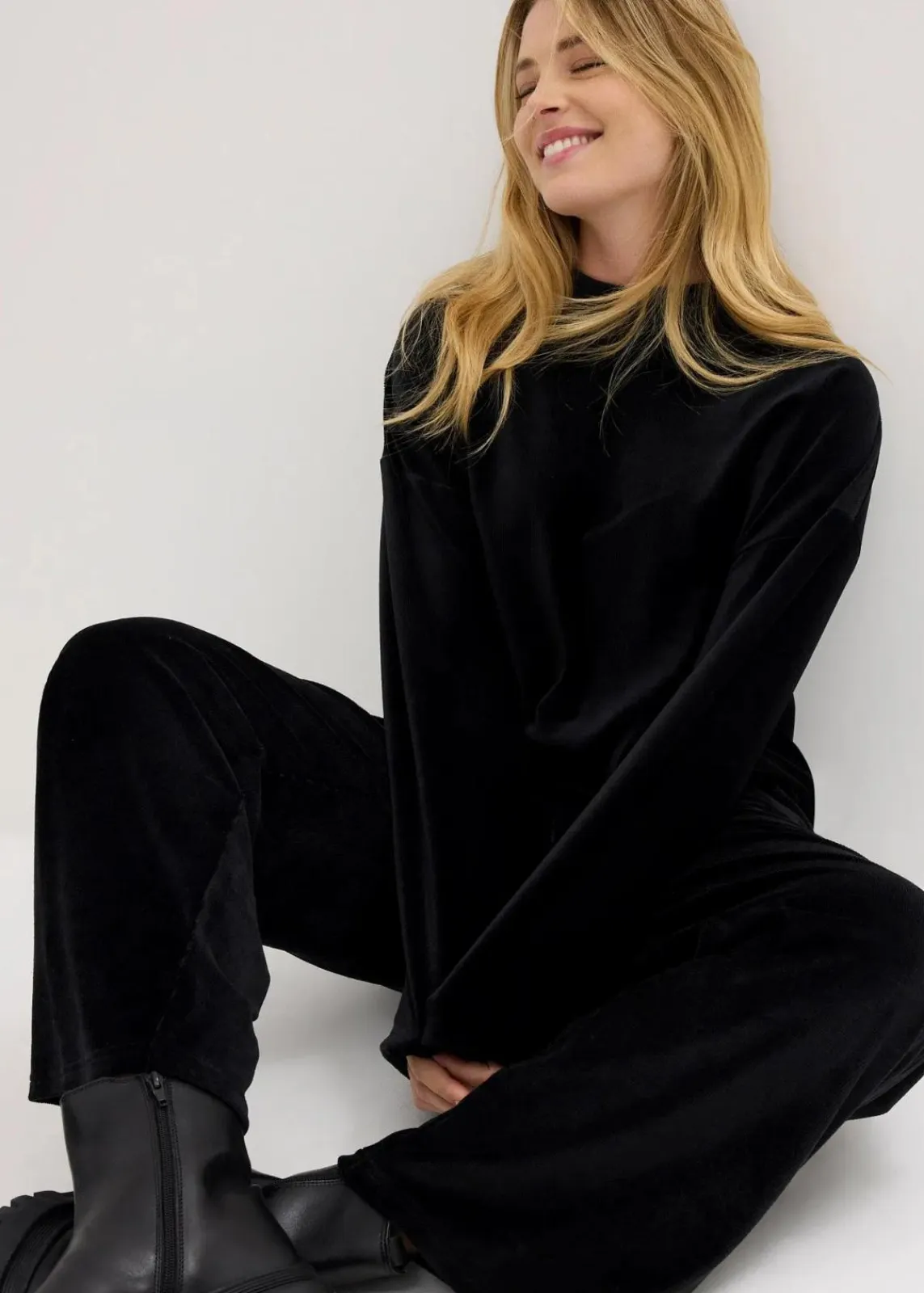 bonprix Bekleidung·Blusen & Tuniken|Bekleidung·Kleider^Hose aus Jerseycord schwarz