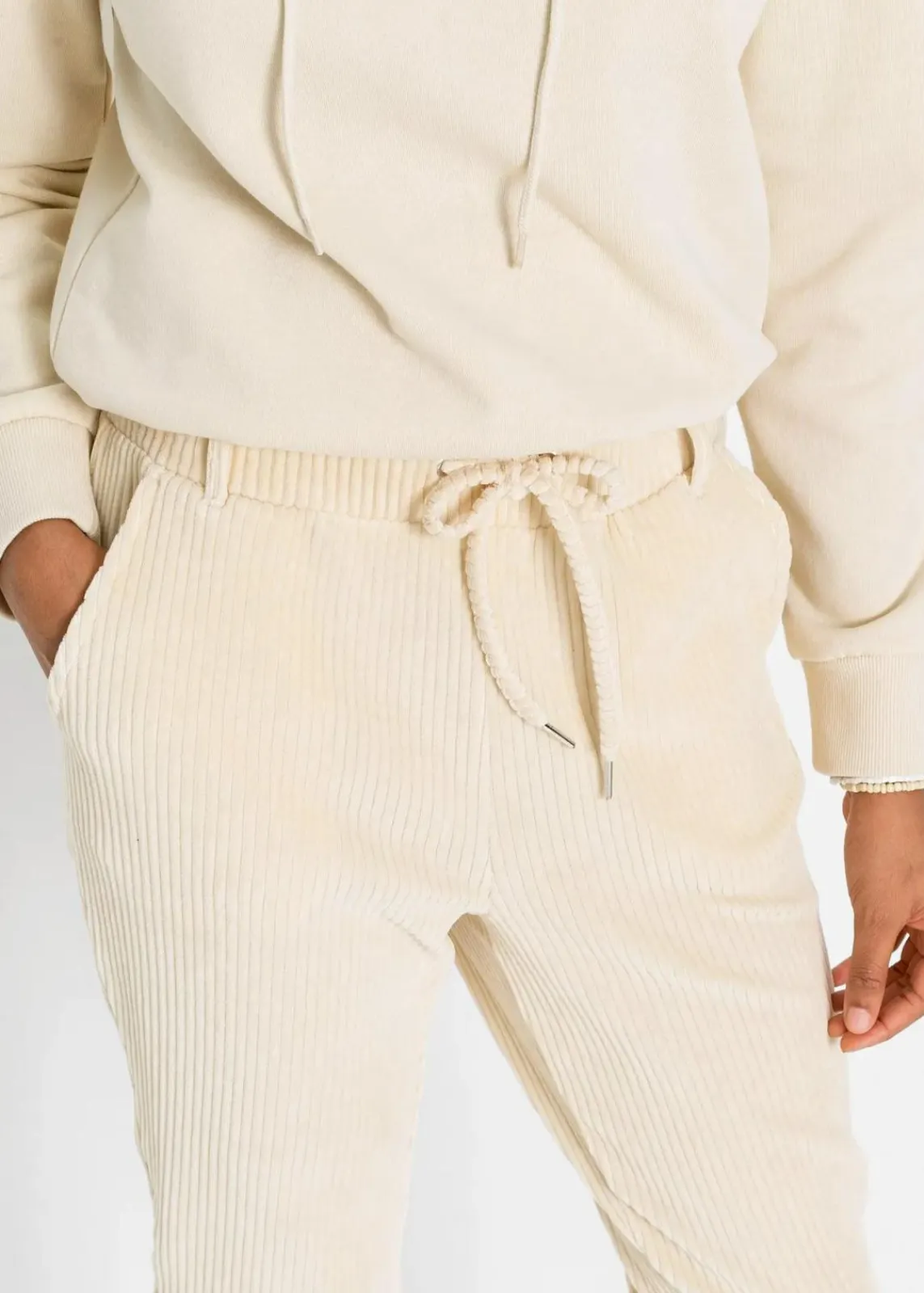 bonprix Hosen|Bekleidung·Kleider^Hose in Cordoptik mit elastischem Bund sandbeige
