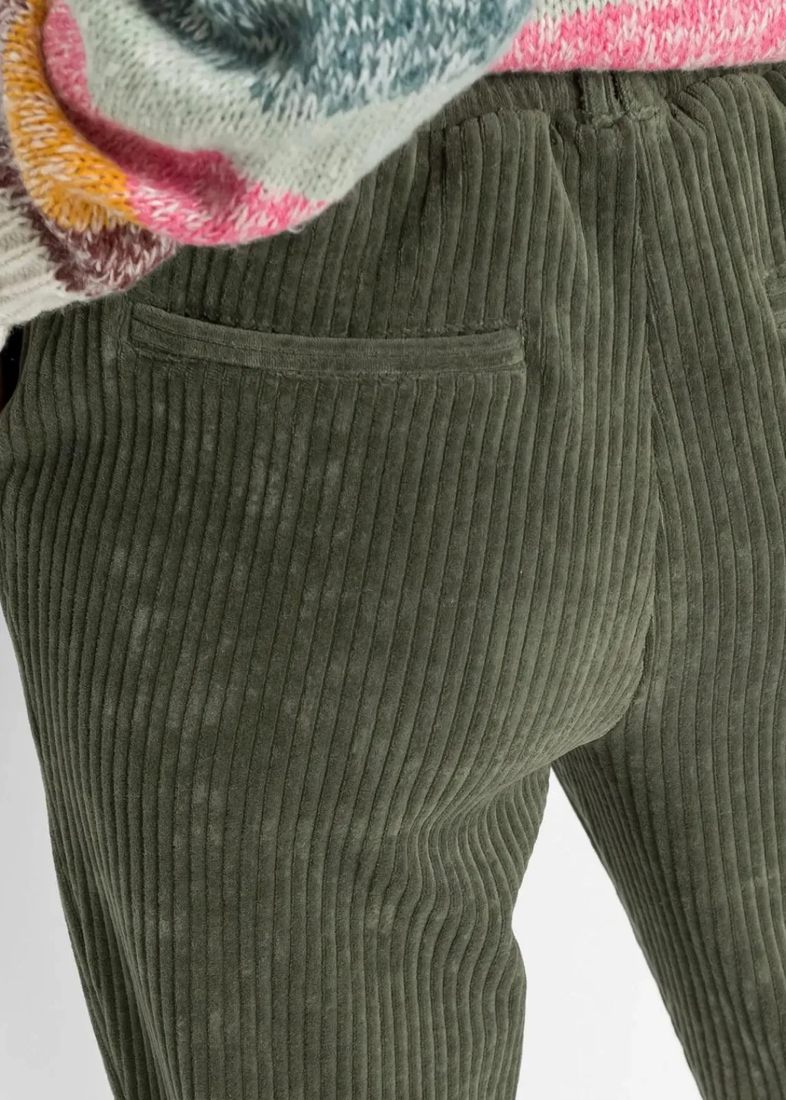 bonprix Bekleidung·Kleider|Hosen^Hose in Cordoptik mit elastischem Bund oliv