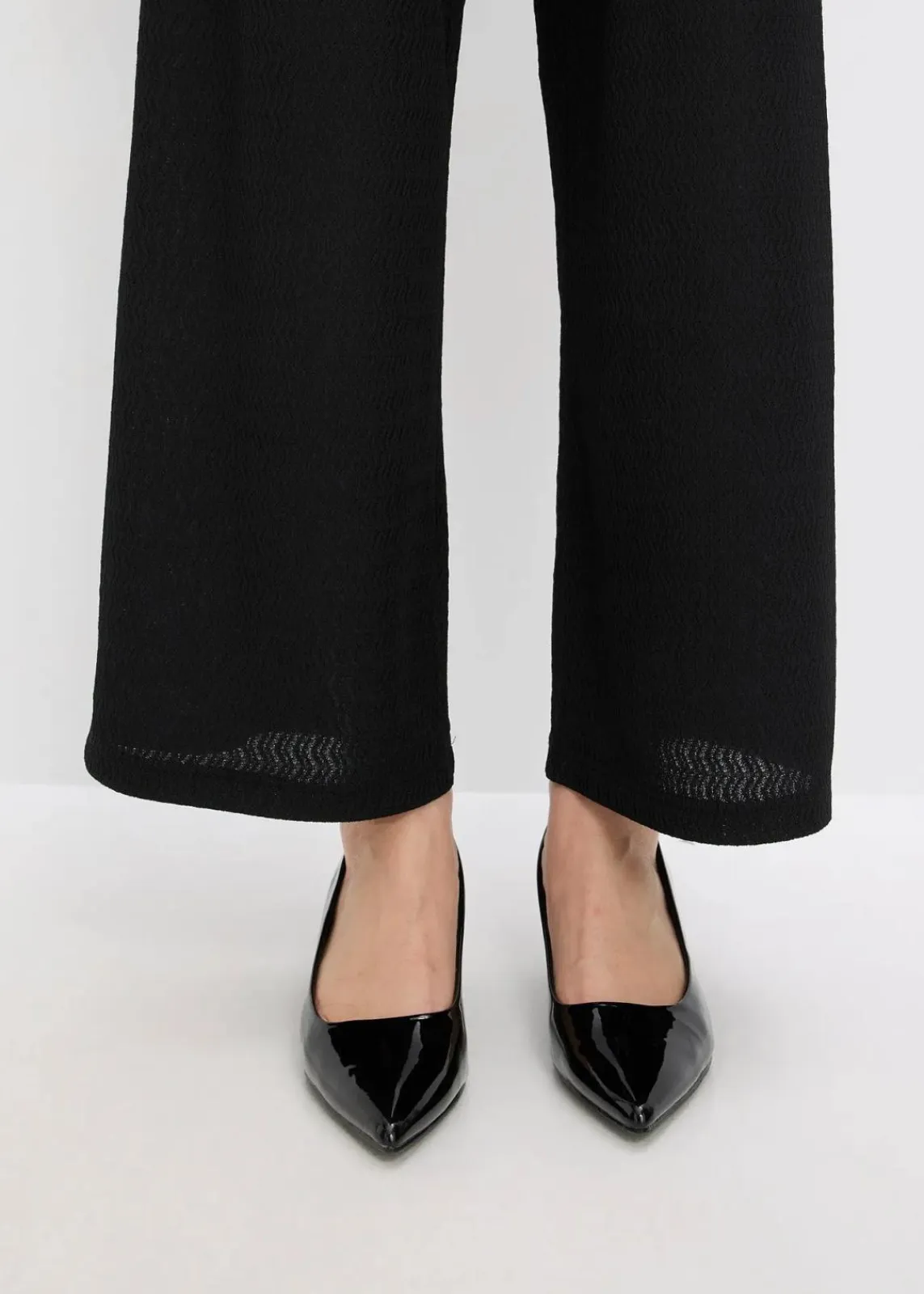 bonprix Bekleidung·Kleider|Hosen^Hose mit Perlen Applikation aus strukturiertem Jersey schwarz