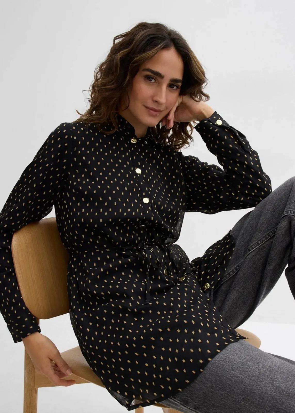 bonprix Bekleidung·Blazer|Umstandsmode^2-in-1 Bluse für die Schwangerschaft und danach aus Chiffon schwarz/gold