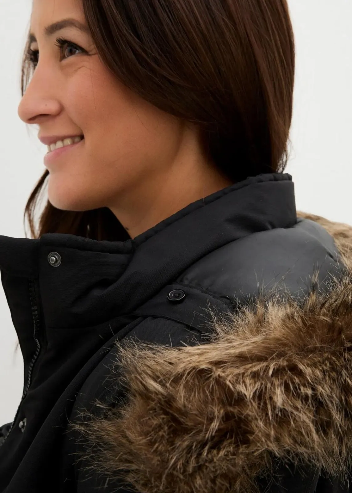 bonprix Nachhaltigere Materialien|Umstandsmode^3-in-1 Funktions-Umstandsjacke und Tragejacke schwarz