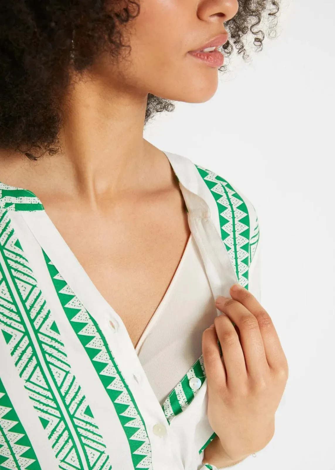 bonprix Bekleidung·Blazer|Umstandsmode^2-in-1 Umstands- und Stillblusenkleid aus fließender Viskose grasgrün graphisch bedruckt