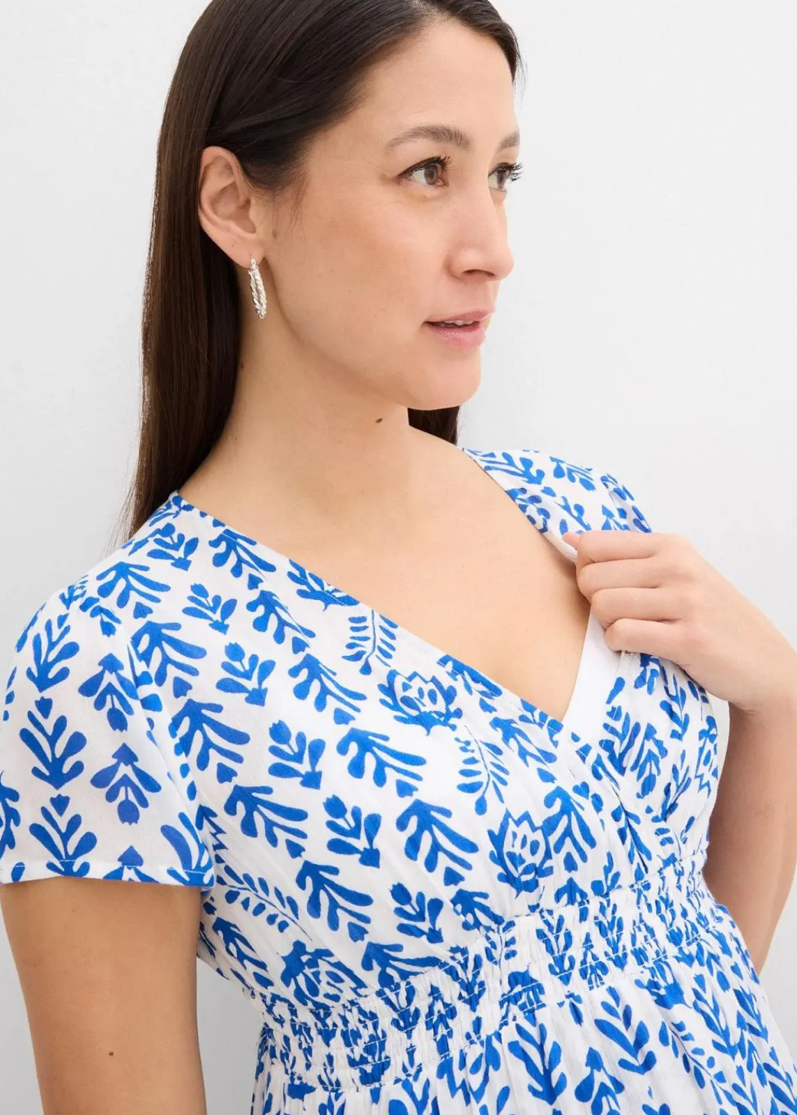 bonprix Bekleidung·Blazer|Umstandsmode^2-in-1 Umstands- und Stillkleid aus fließender Viskose weiß/arktikblau bedruckt