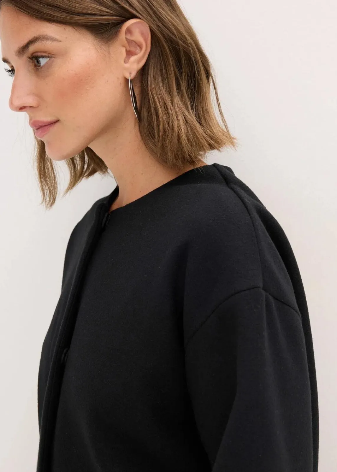 bonprix Bekleidung·Hosen|Nachhaltigere Materialien^Jacke schwarz