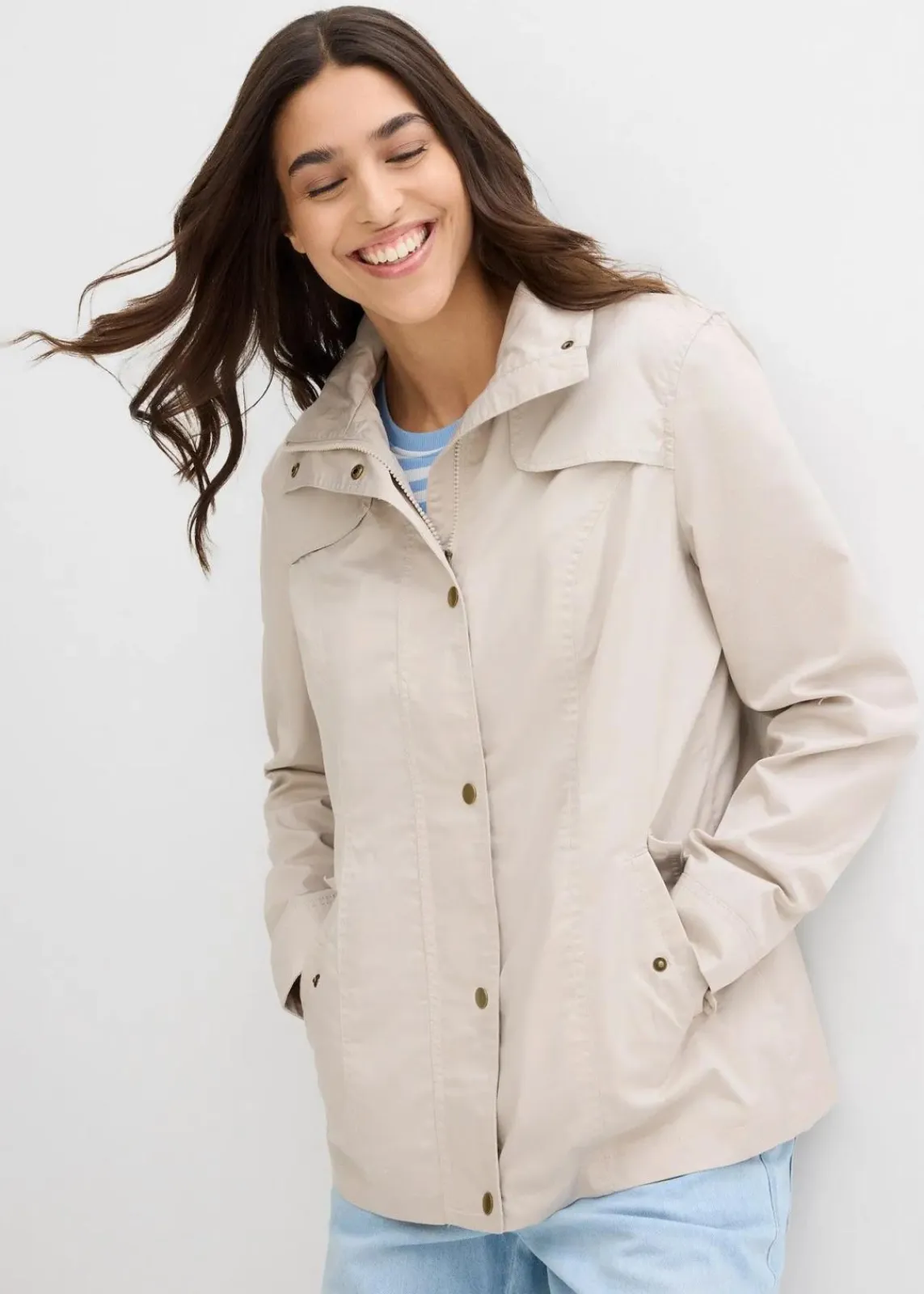 bonprix Jacken & Mäntel|Bekleidung·Hosen^Jacke mit Stehkragen steingrau