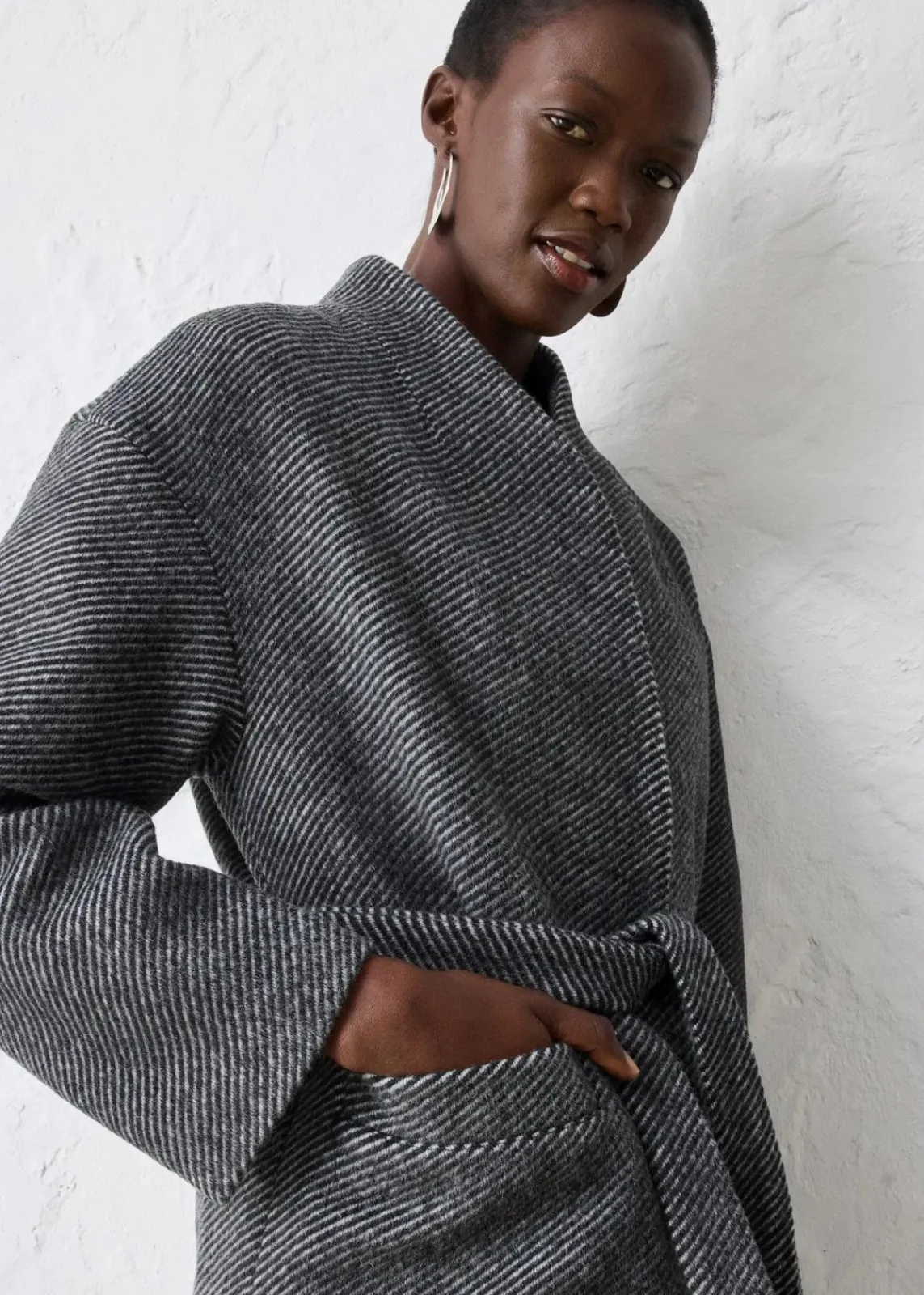 bonprix Bekleidung·Hosen|Jacken & Mäntel^Jacke mit Wolle schwarz/grau bedruckt