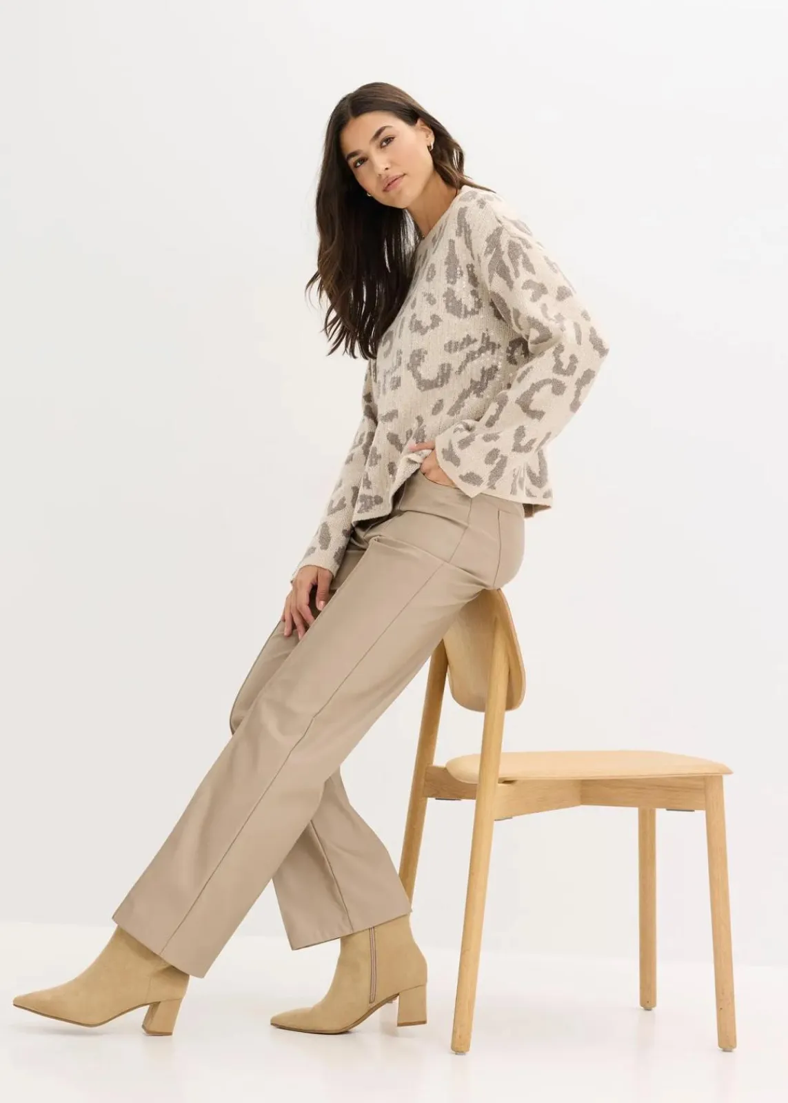 bonprix Bekleidung·Umstandsmode|Strickmode^Jacquard Oversize Pullover mit Pailletten sandbeige/taupe leo