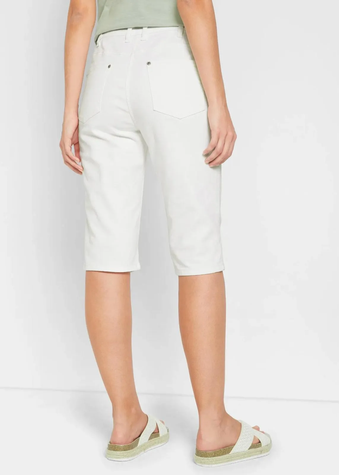 bonprix Jeans|Shorts^Jeans Bermuda Mid Waist mit gekrempeltem Saum weiß