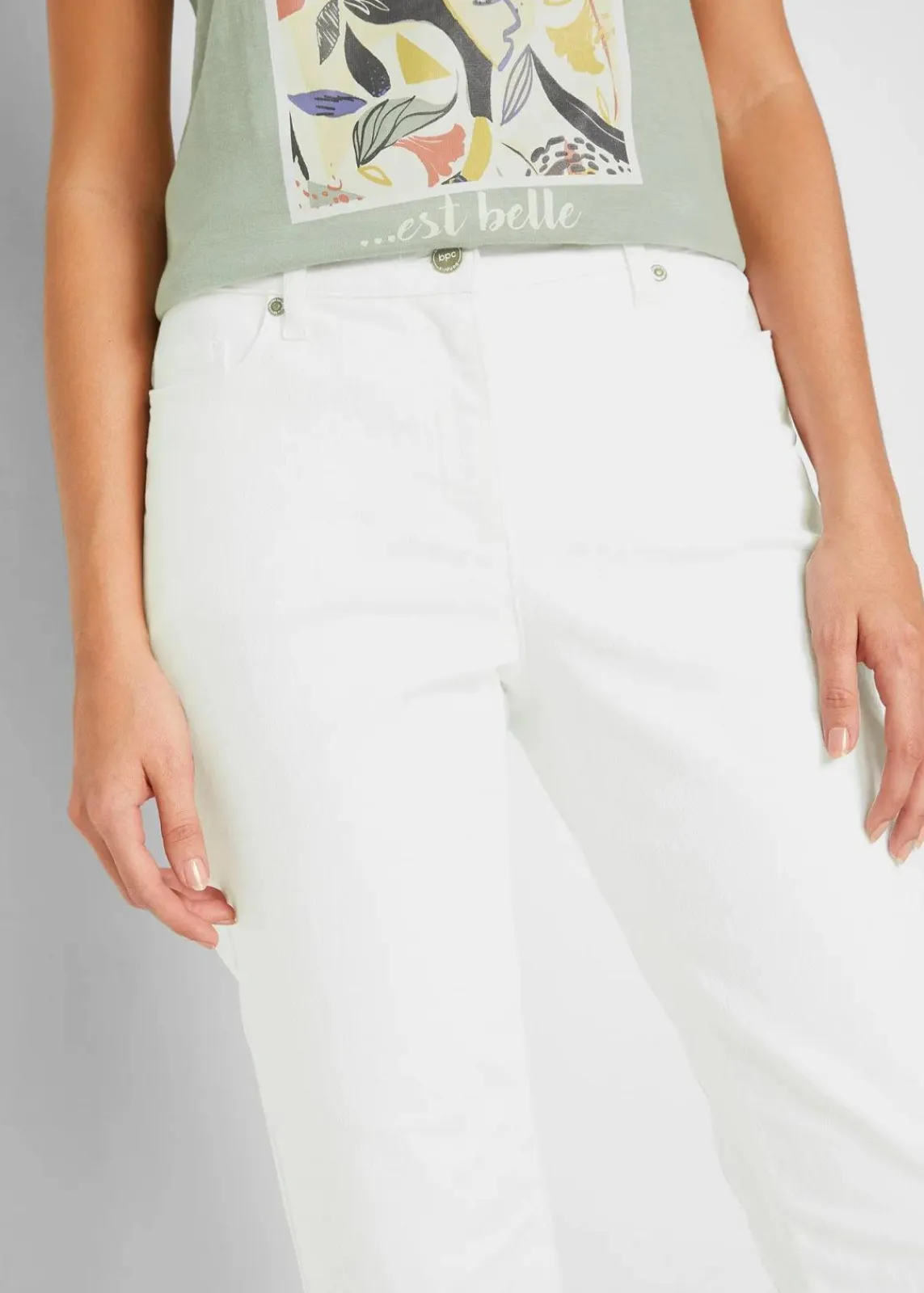 bonprix Jeans|Shorts^Jeans Bermuda Mid Waist mit gekrempeltem Saum weiß