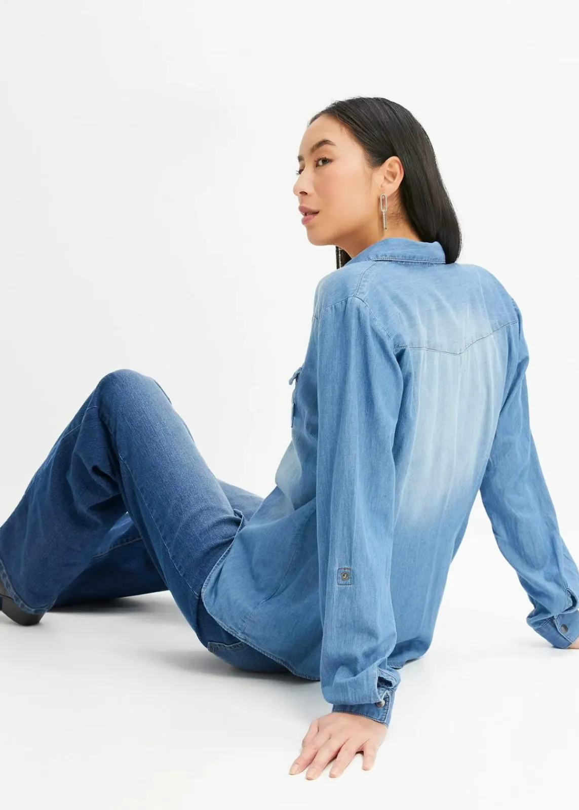 bonprix Bekleidung·Jacken & Mäntel|Blusen & Tuniken^Jeansbluse mit Druckknöpfen, Langarm mittelblau