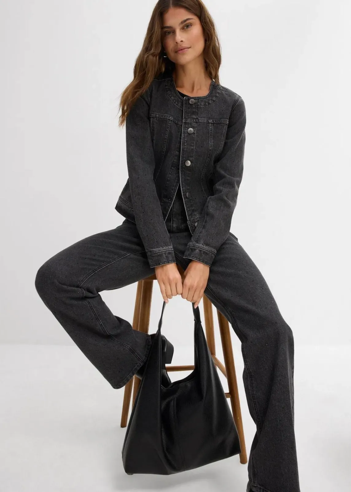 bonprix Bekleidung·Hosen|Jacken & Mäntel^Jeansjacke mit Strass dunkelgrau denim