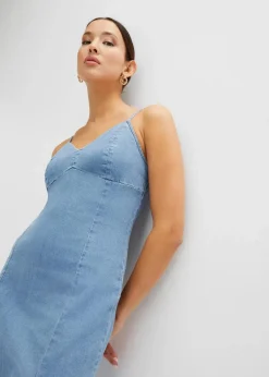 bonprix Nachhaltigere Materialien|Kleider^Jeanskleid mit Schlitz hellblau denim