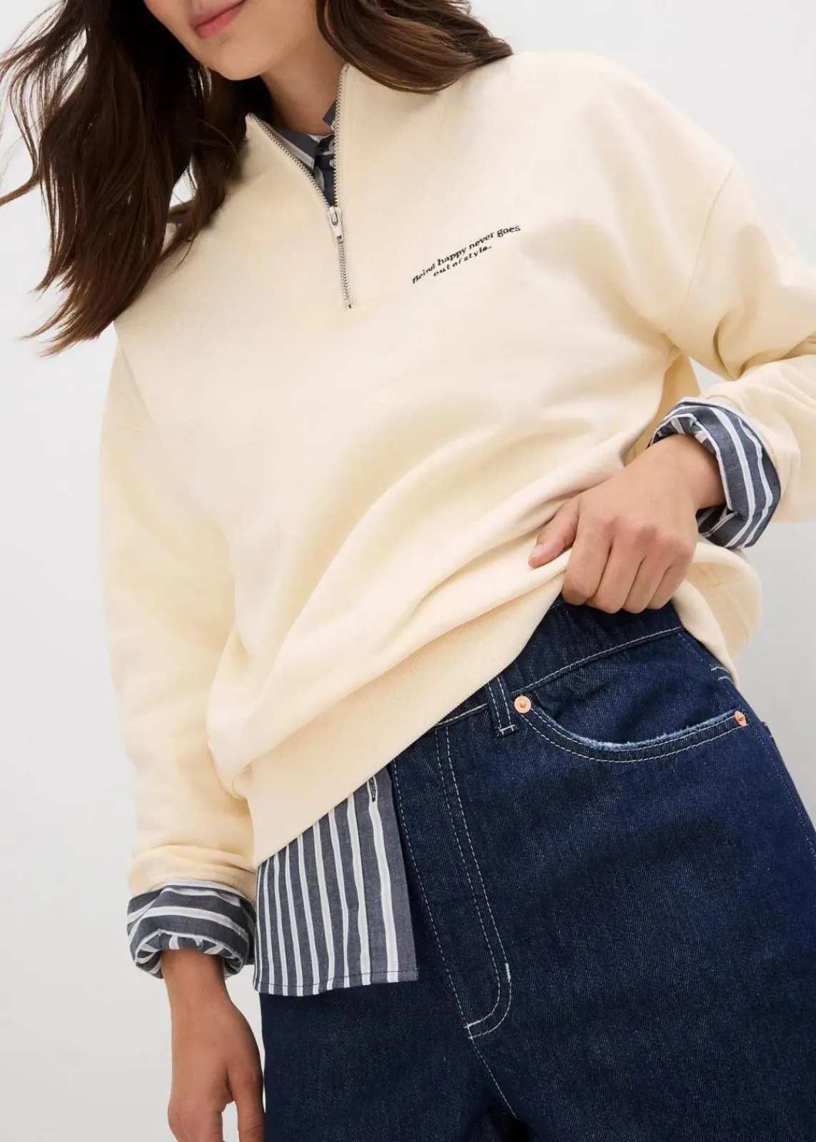 bonprix Bekleidung·Outdoorbekleidung|Bekleidung·Shirts & Tops^Jeans-Shorts High Waist, Low Stretch tiefblau denim ungewaschen