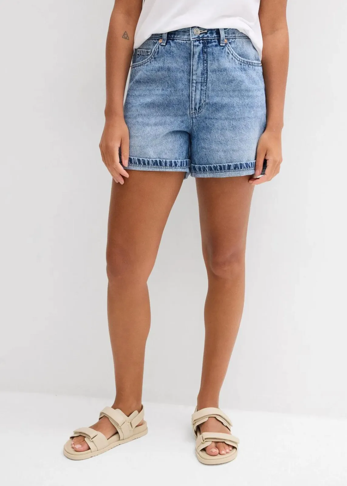 bonprix Bekleidung·Outdoorbekleidung|Bekleidung·Shirts & Tops^Jeans-Shorts High Waist, Low Stretch blau denim used