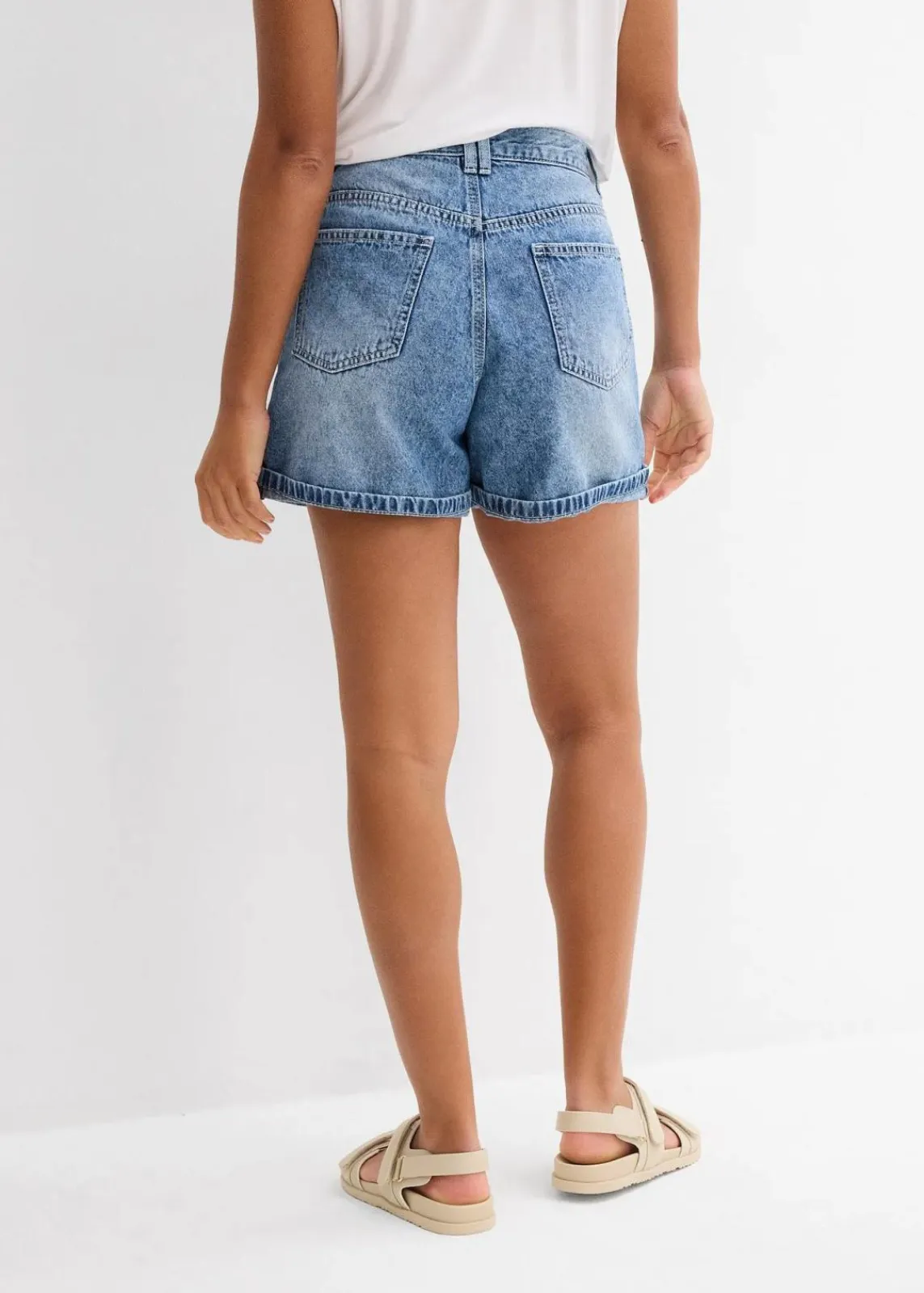 bonprix Bekleidung·Outdoorbekleidung|Bekleidung·Shirts & Tops^Jeans-Shorts High Waist, Low Stretch blau denim used