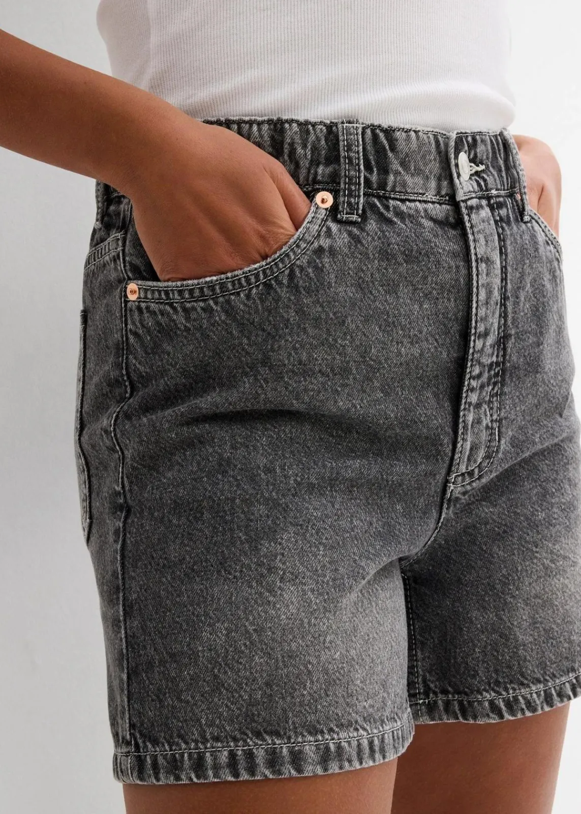 bonprix Jeans|Shorts^Jeans-Shorts High Waist, Low Stretch schwarz denim used