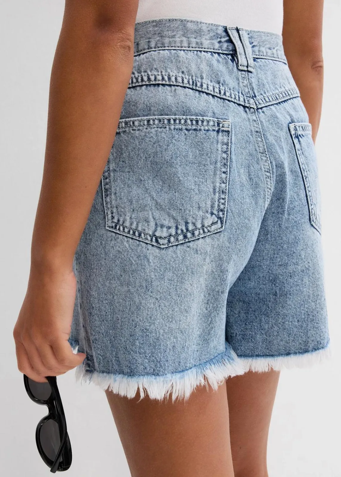 bonprix Jeans|Shorts^Jeans-Shorts High Waist, Low Stretch eisblau denim used