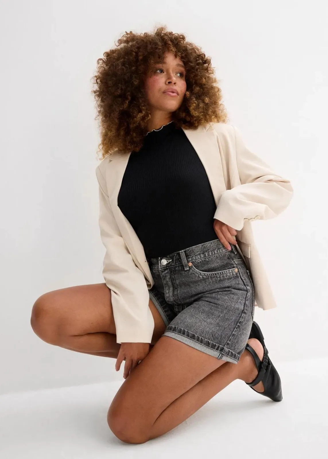 bonprix Jeans|Shorts^Jeans-Shorts High Waist, Low Stretch schwarz denim used