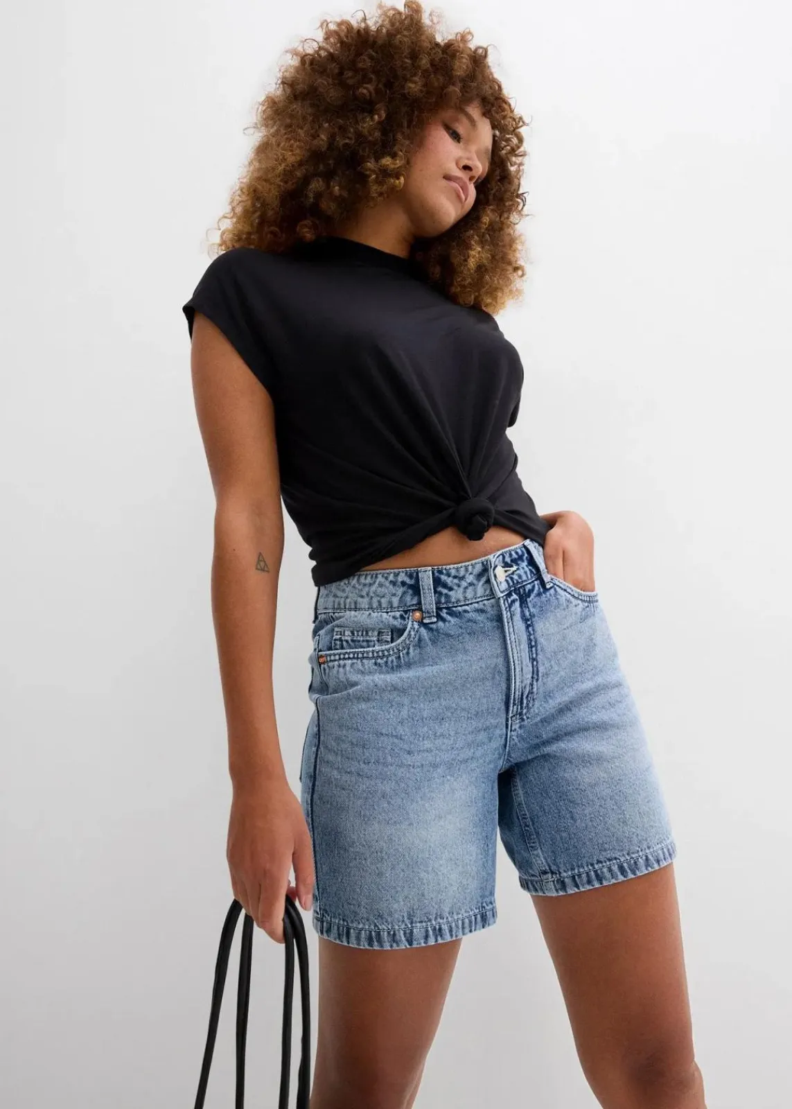 bonprix Jeans|Shorts^Jeans-Shorts Mid Waist blau denim used