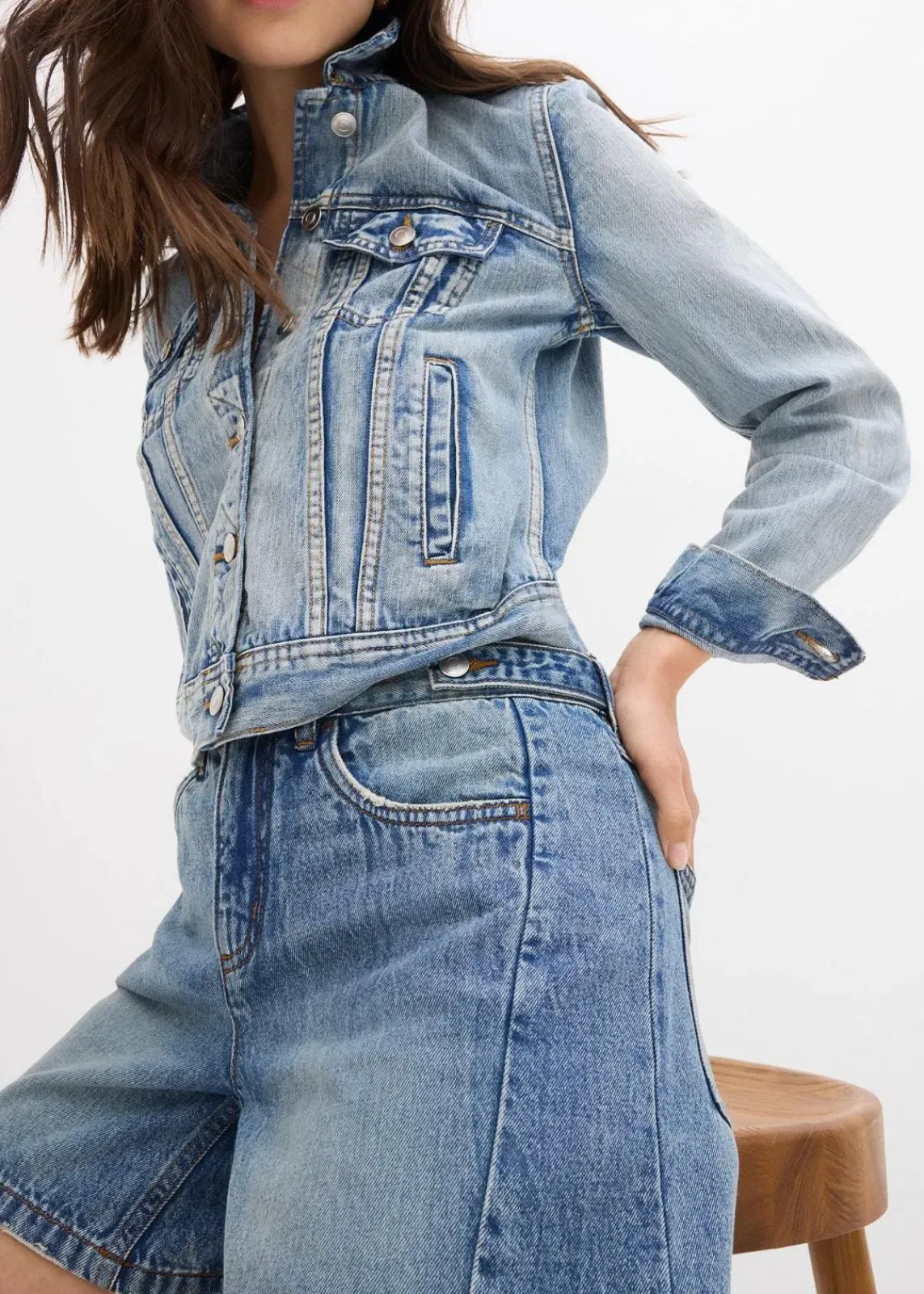 bonprix Bekleidung·Outdoorbekleidung|Bekleidung·Shirts & Tops^Jeans-Shorts Mid Waist, Low Stretch blau denim used