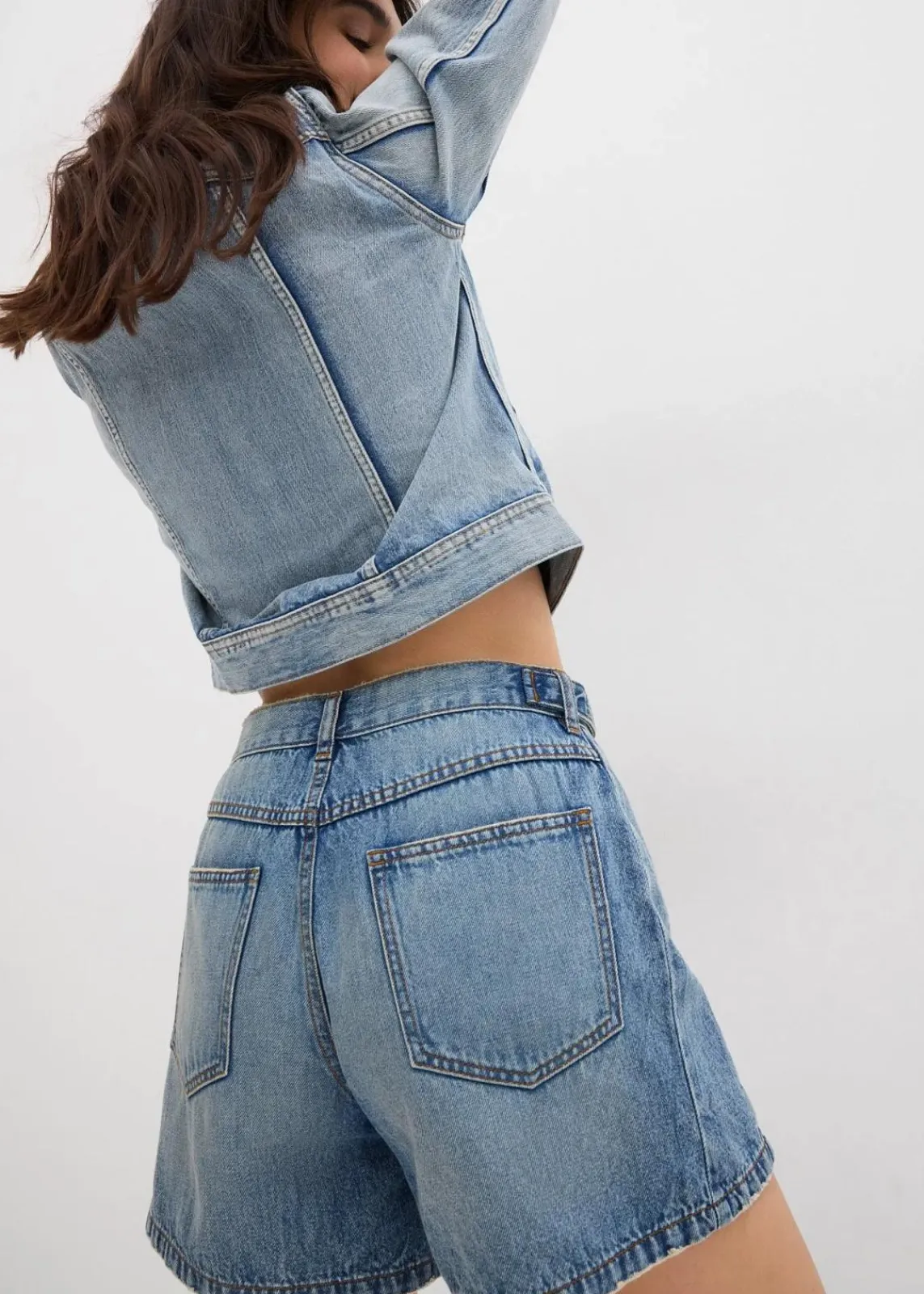 bonprix Bekleidung·Outdoorbekleidung|Bekleidung·Shirts & Tops^Jeans-Shorts Mid Waist, Low Stretch blau denim used