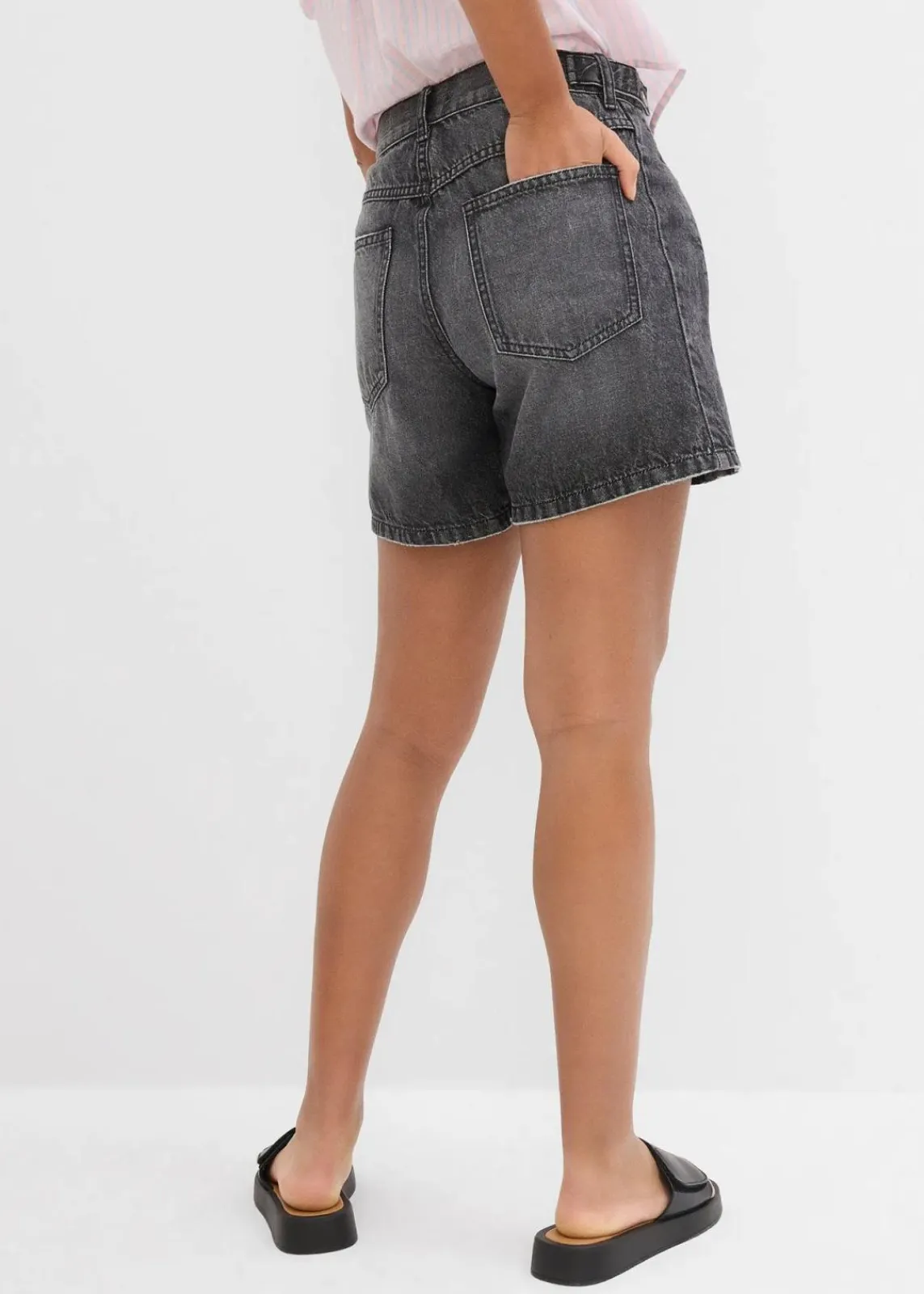 bonprix Jeans|Shorts^Jeans-Shorts Mid Waist, Low Stretch schwarz denim used