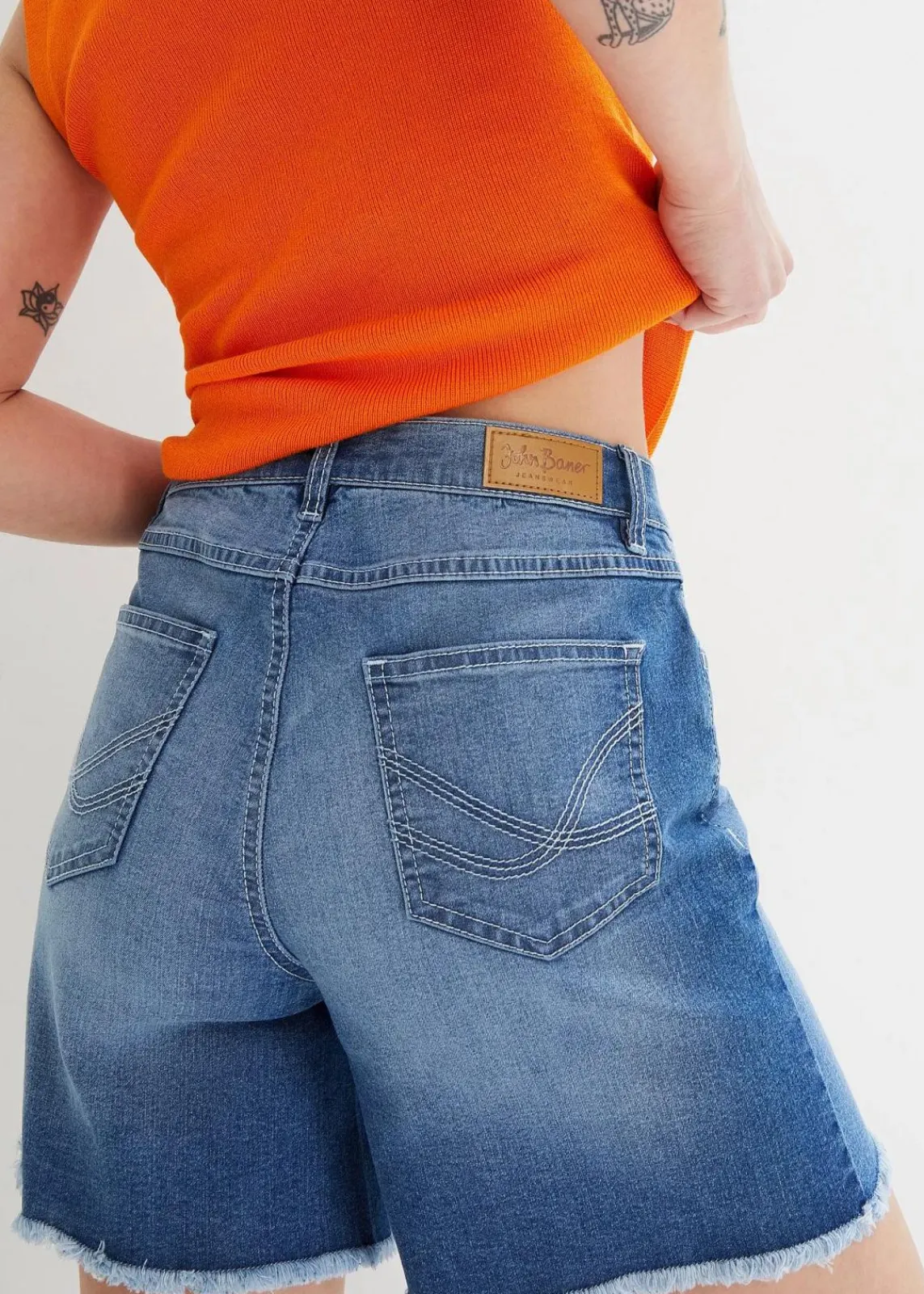 bonprix Bekleidung·Outdoorbekleidung|Bekleidung·Shirts & Tops^Jeansshorts, Mid Waist, Stretch hellblau denim