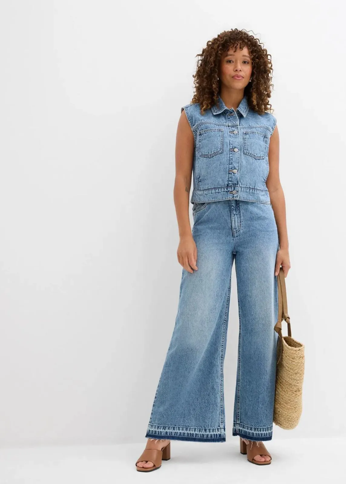 bonprix Bekleidung·Hosen|Jacken & Mäntel^Jeansweste aus Baumwolle hellblau denim used