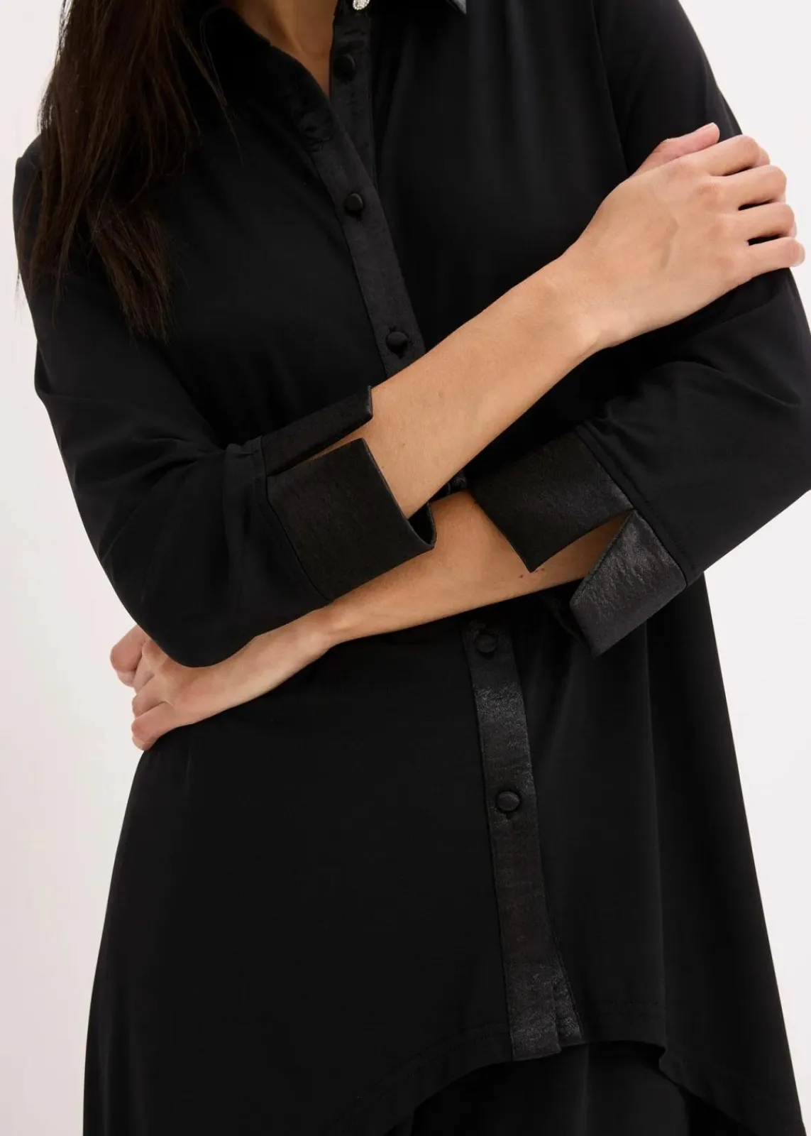 bonprix Bekleidung·Jacken & Mäntel|Blusen & Tuniken^Jersey Bluse mit Satinbesätzen schwarz