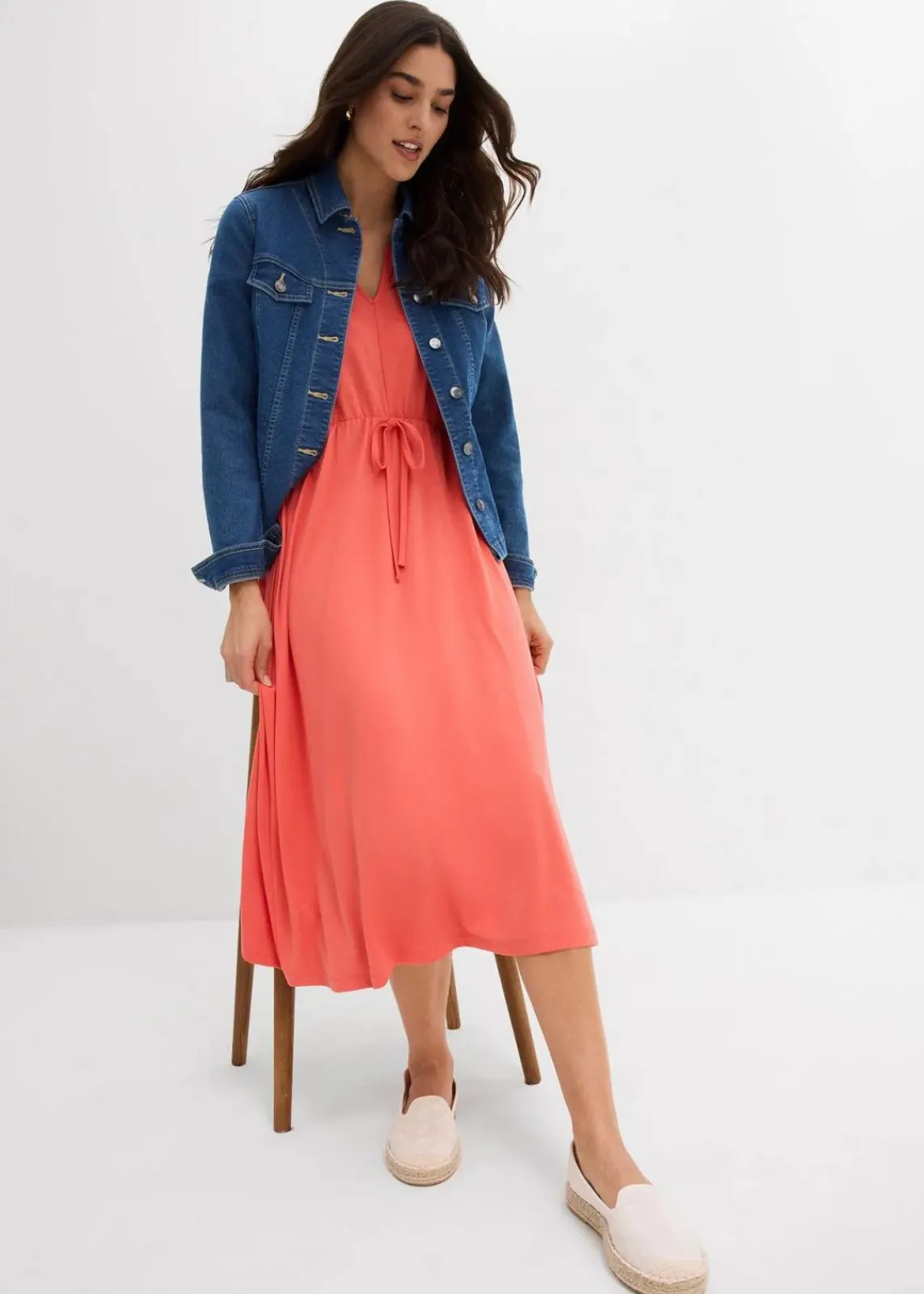 bonprix Nachhaltigere Materialien|Kleider^Jersey Kleid aus fließendem Viskose-Mix helllachs