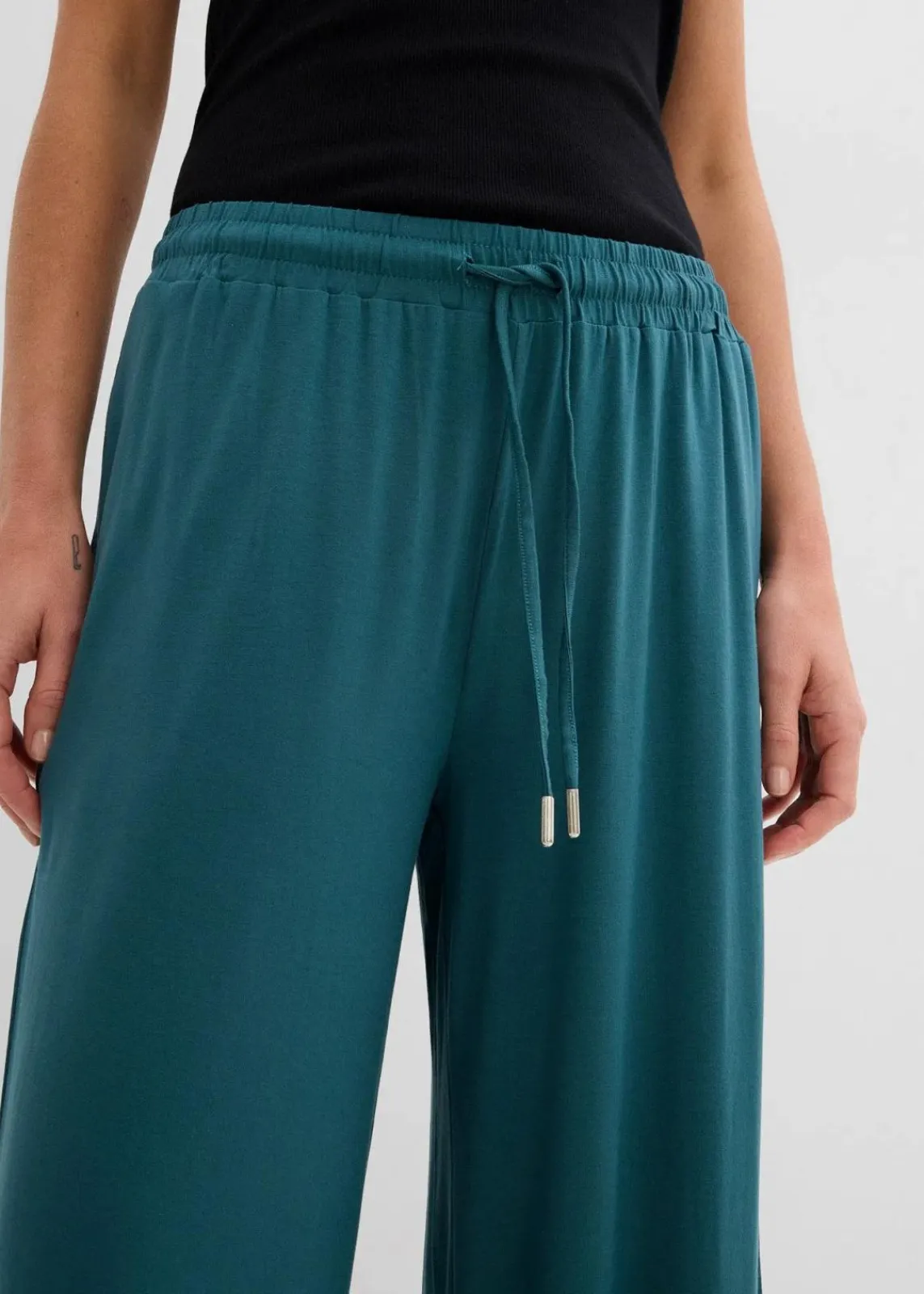 bonprix Bekleidung·Röcke|Bekleidung·Kleider^Jersey-Hose aus fließender Viskose pfeffergrün