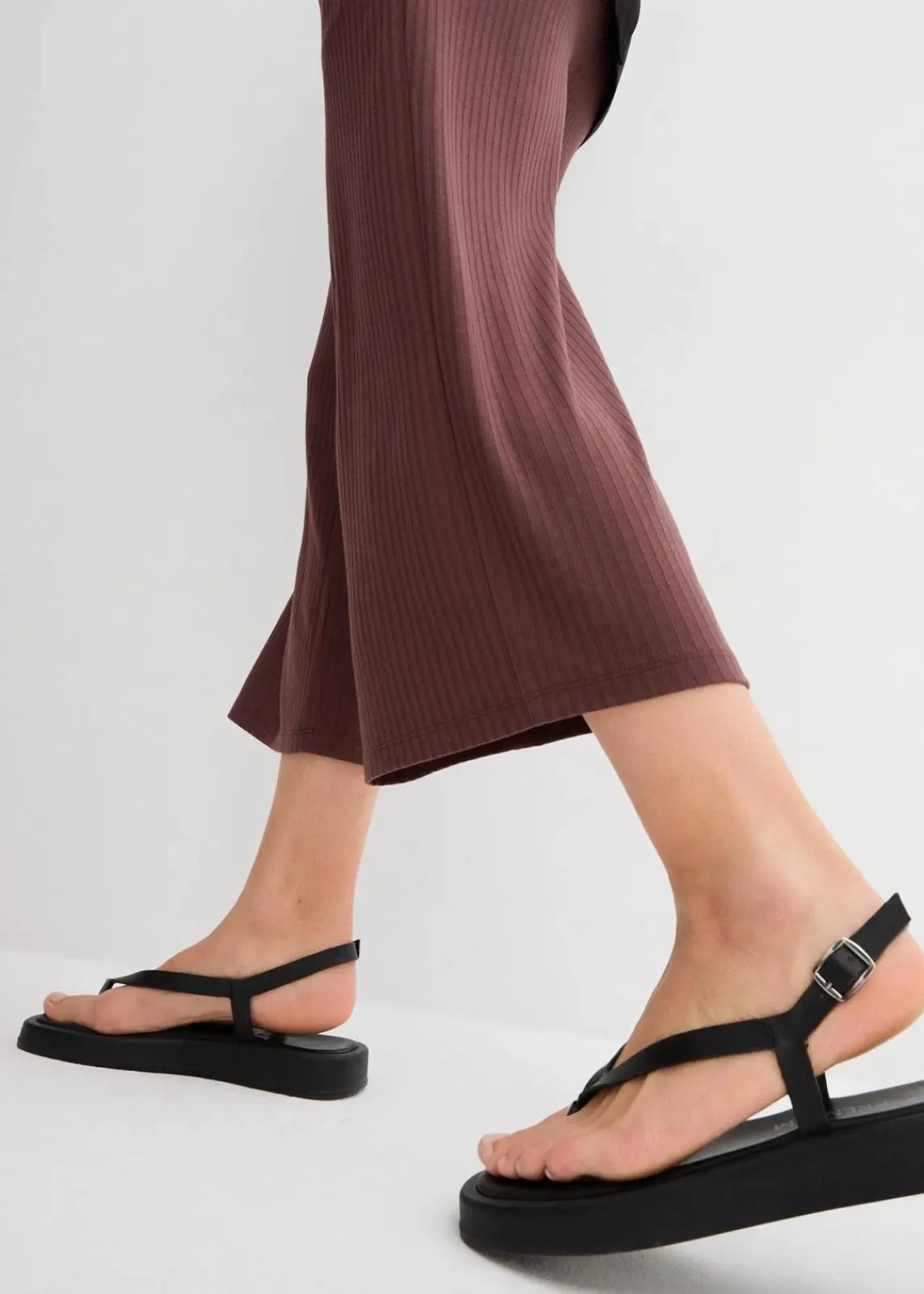 bonprix Hosen|Bekleidung·Kleider^Jersey-Hose aus Rippe mit Bequembund terrabraun