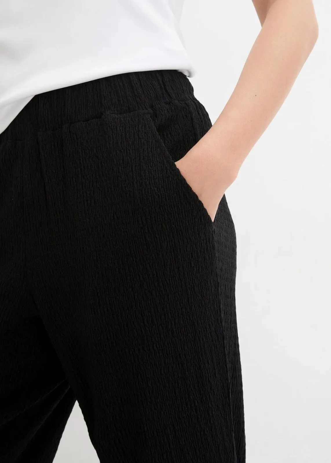 bonprix Bekleidung·Kleider|Hosen^Jersey-Hose aus Strukturmaterial schwarz