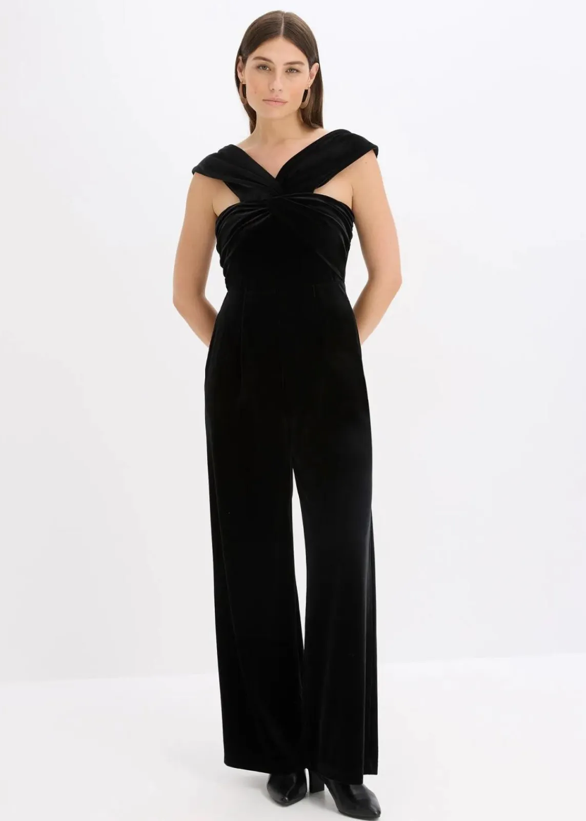 bonprix Jumpsuits^Jersey-Jumpsuit aus fließendem Samt schwarz