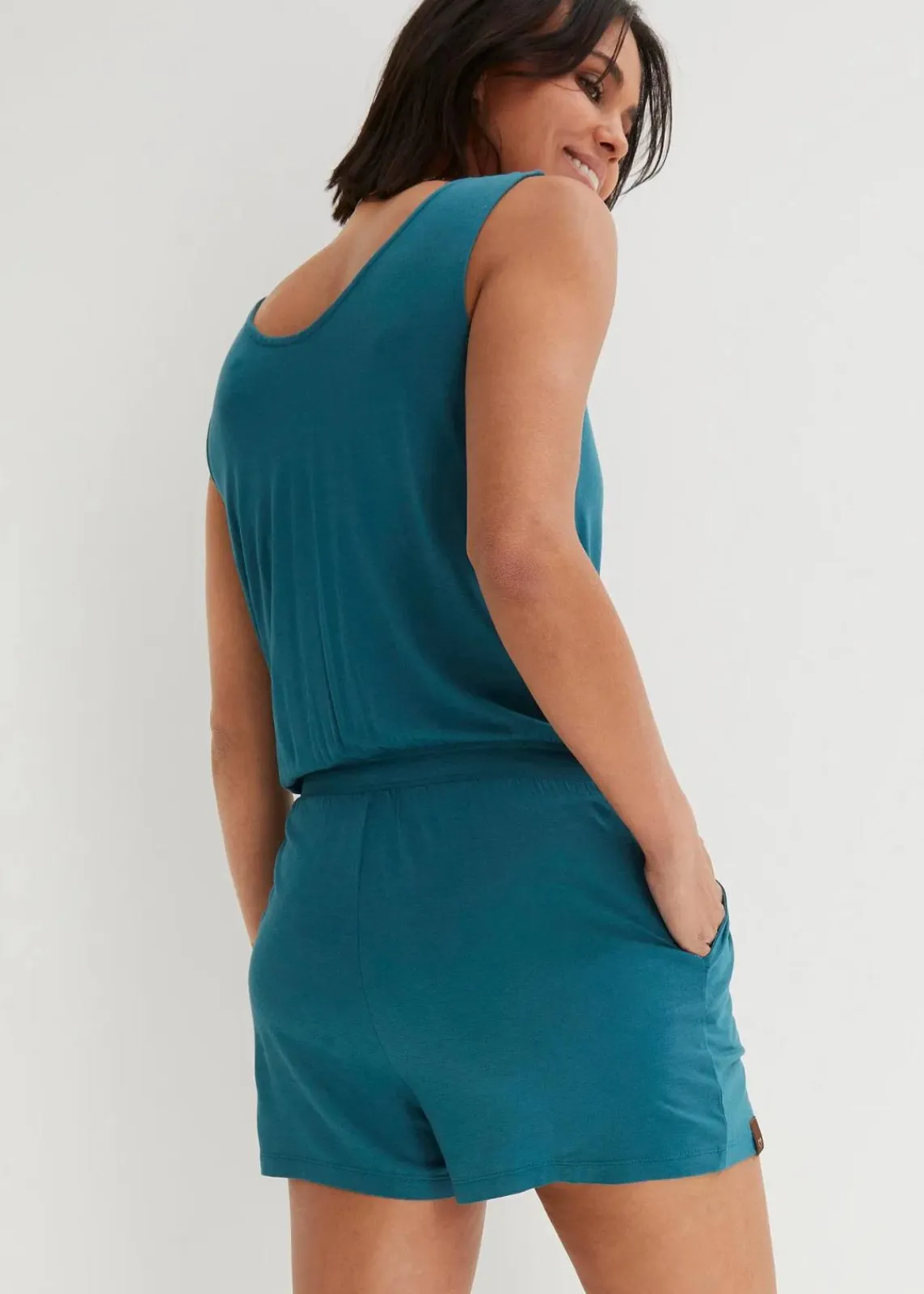 bonprix Bekleidung·Homewear|Jumpsuits^Jersey-Jumpsuit aus softer Viskose pfeffergrün