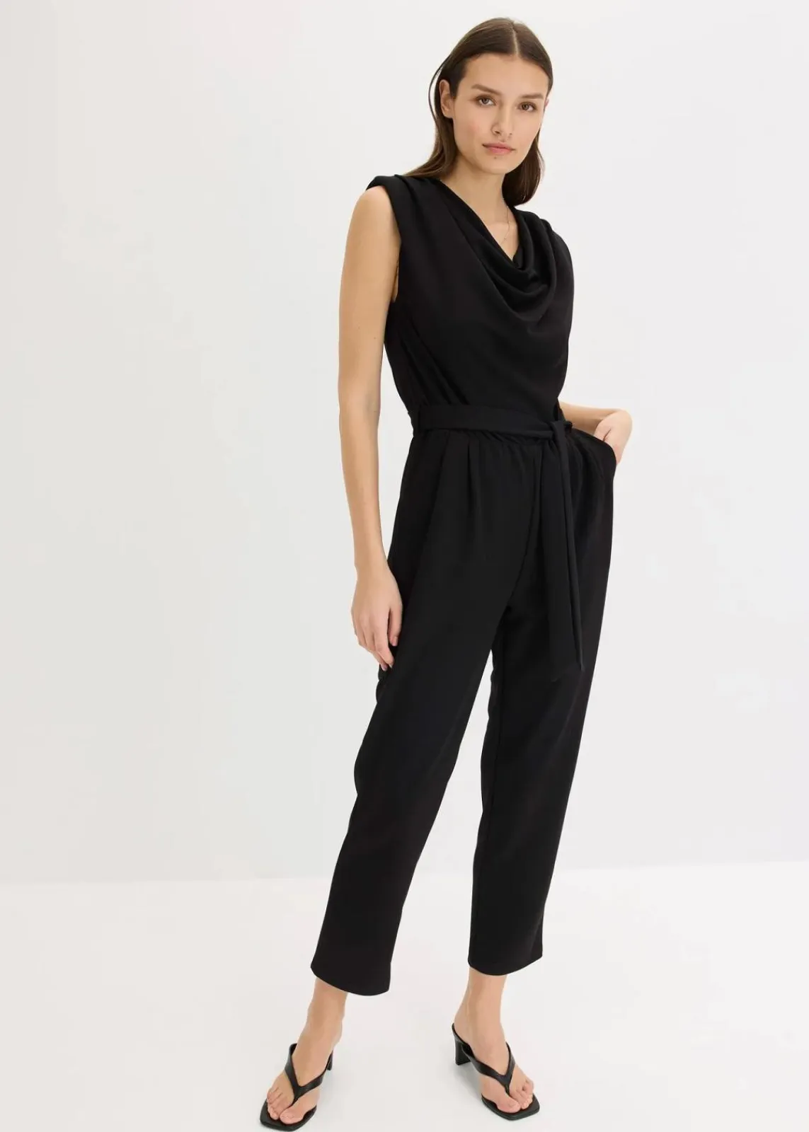 bonprix Bekleidung·Homewear|Jumpsuits^Jersey-Jumpsuit mit Schulterpolster schwarz