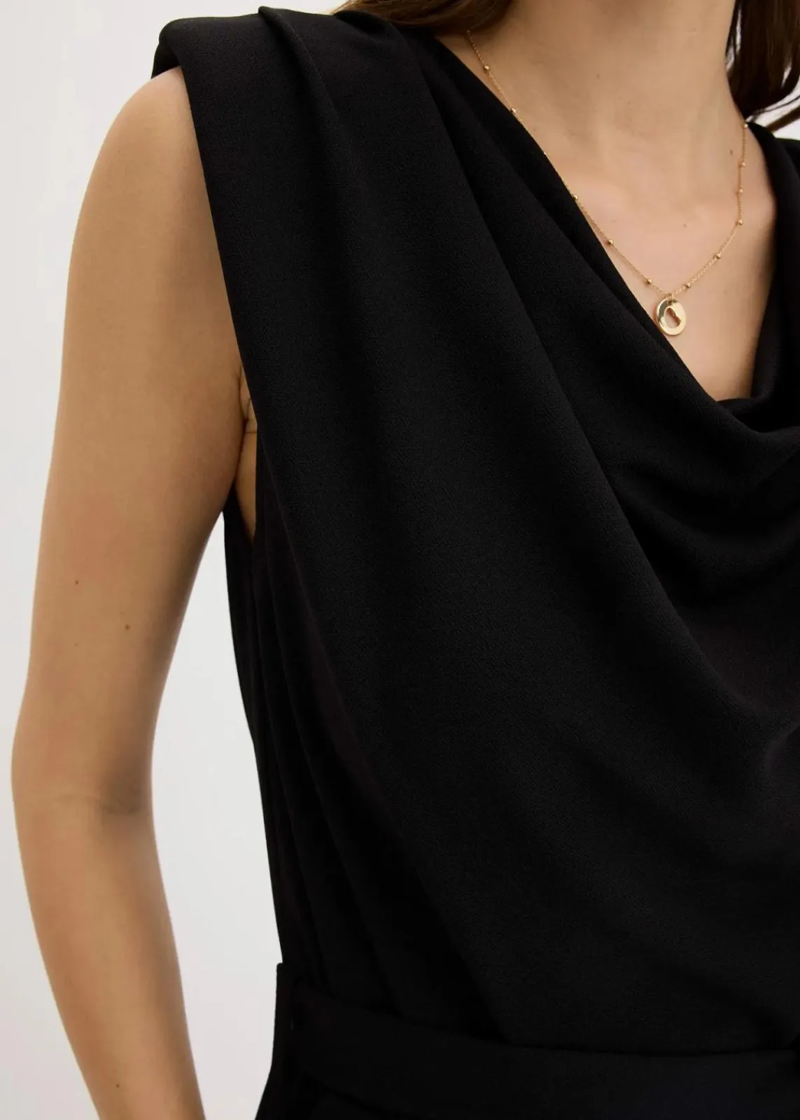 bonprix Bekleidung·Homewear|Jumpsuits^Jersey-Jumpsuit mit Schulterpolster schwarz