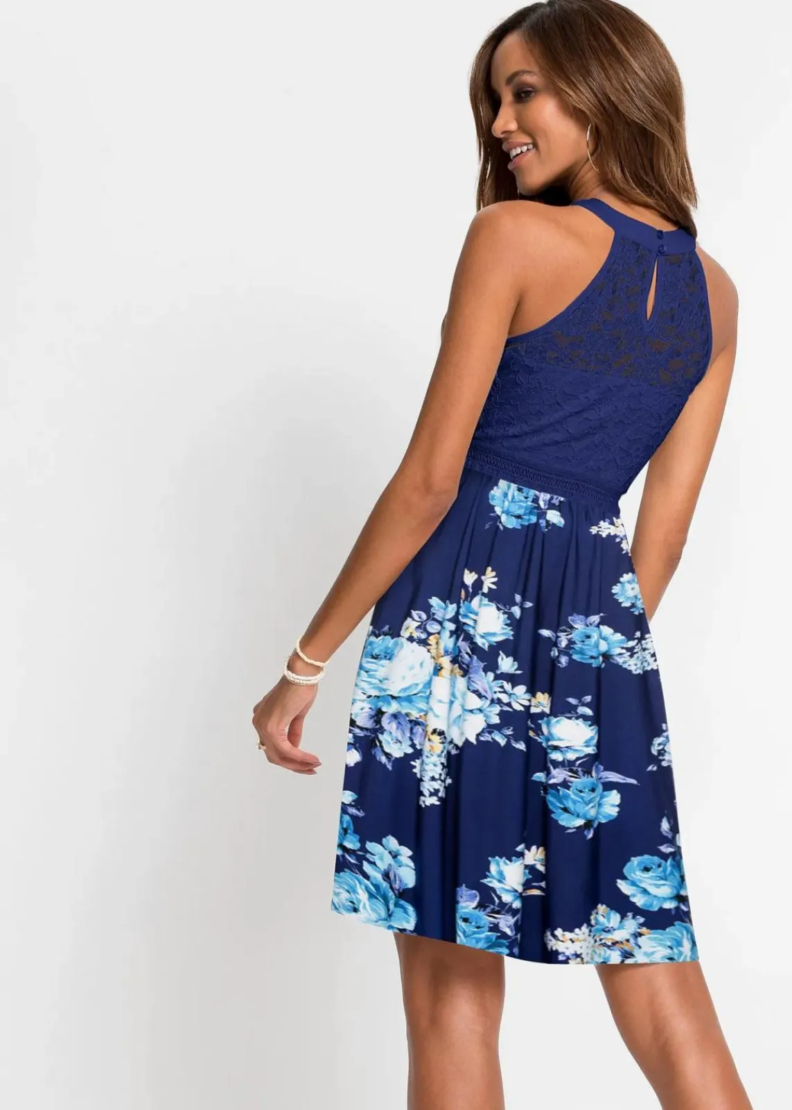bonprix Nachhaltigere Materialien|Kleider^Jerseykleid dunkelblau/lila/rosa geblümt