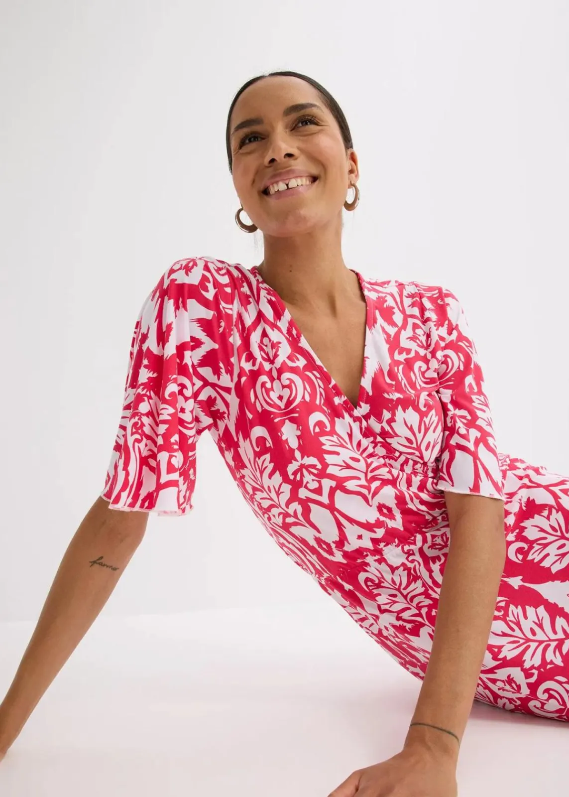 bonprix Bekleidung·Pullover & Strickjacken|Kleider^Jerseykleid pink/weiß bedruckt