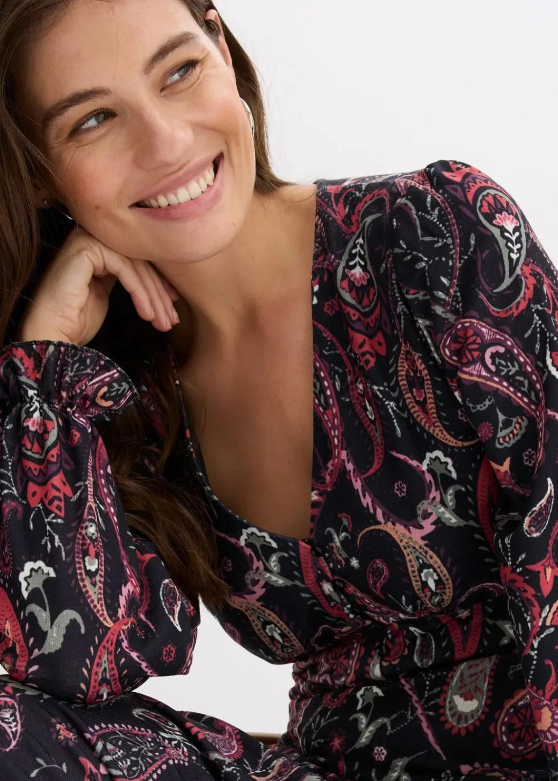 bonprix Bekleidung·Pullover & Strickjacken|Kleider^Jerseykleid schwarz paisley