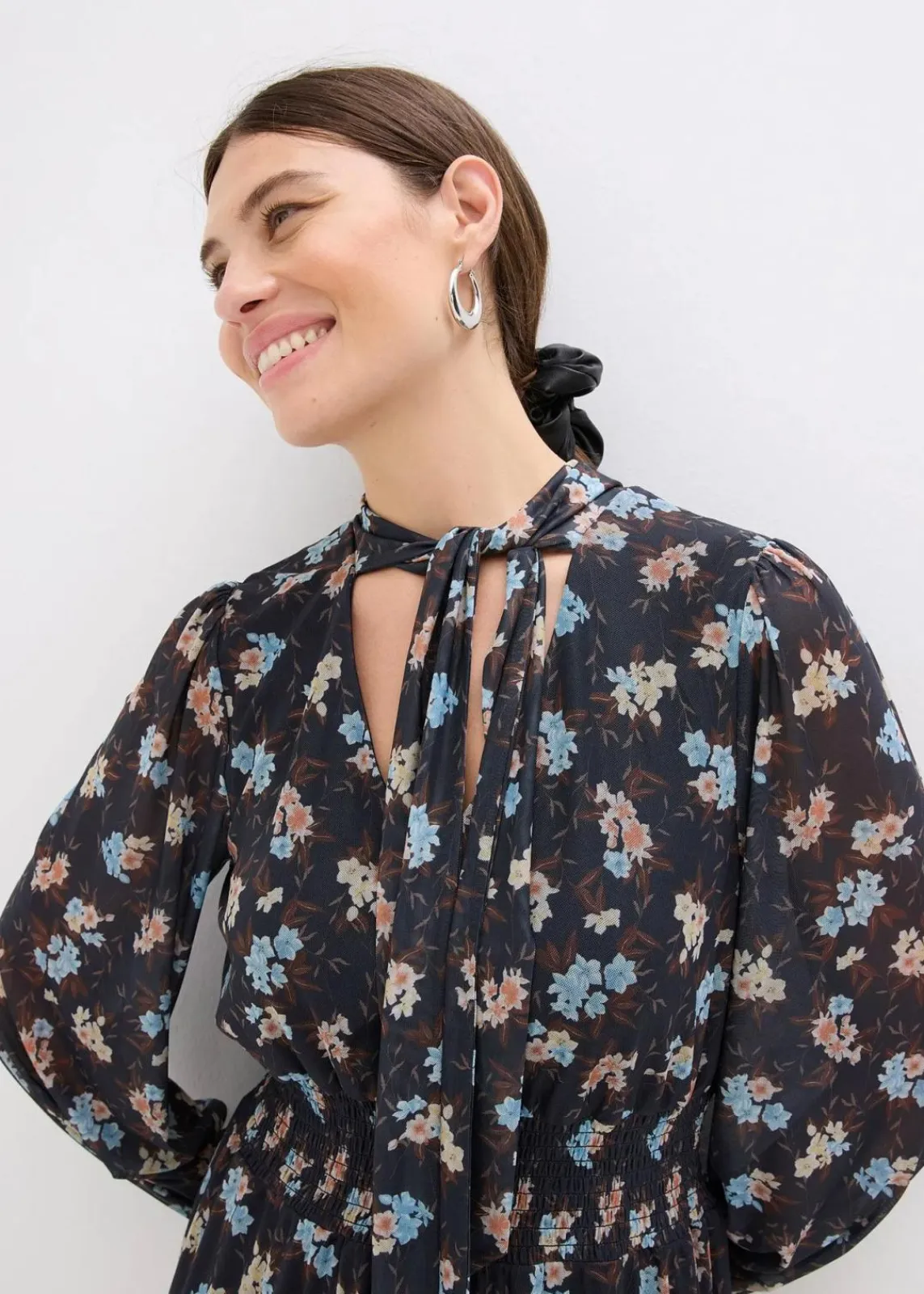 bonprix Bekleidung·Pullover & Strickjacken|Kleider^Jerseykleid nachtblau geblümt