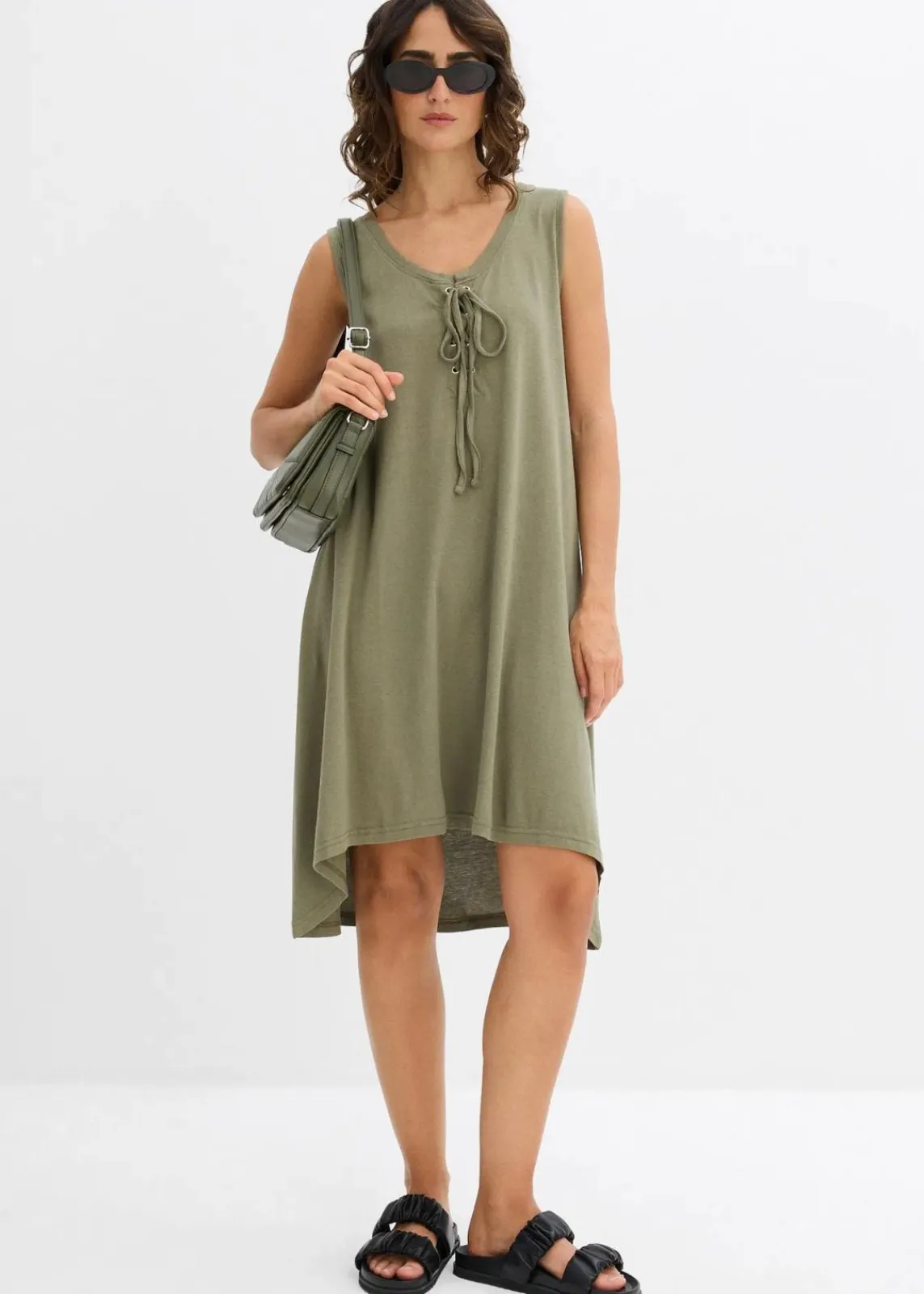 bonprix Kleider^Jerseykleid mit Schnürung oliv